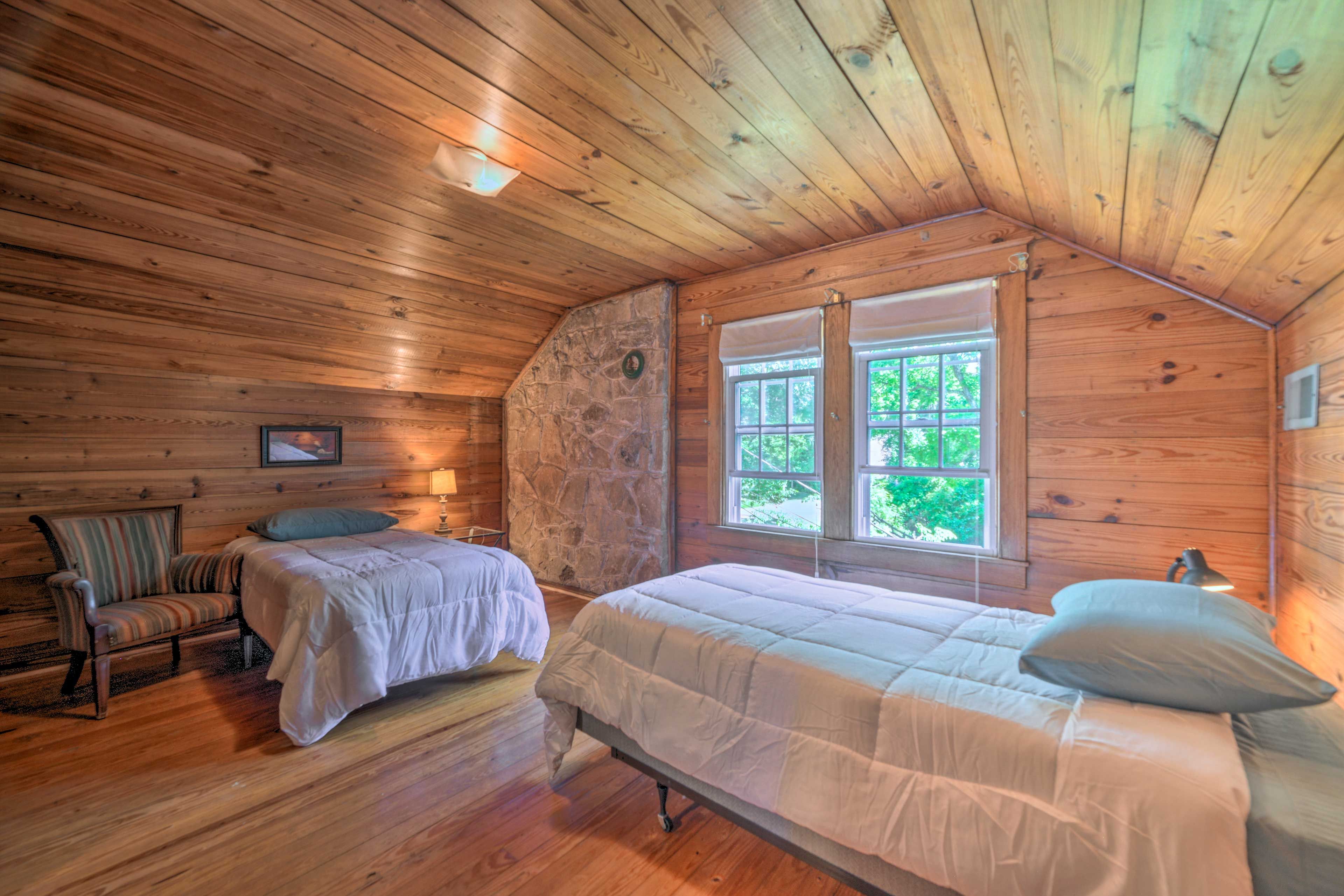 Bedroom 3 | 2 Twin Beds | 2nd Floor | Stairs Required