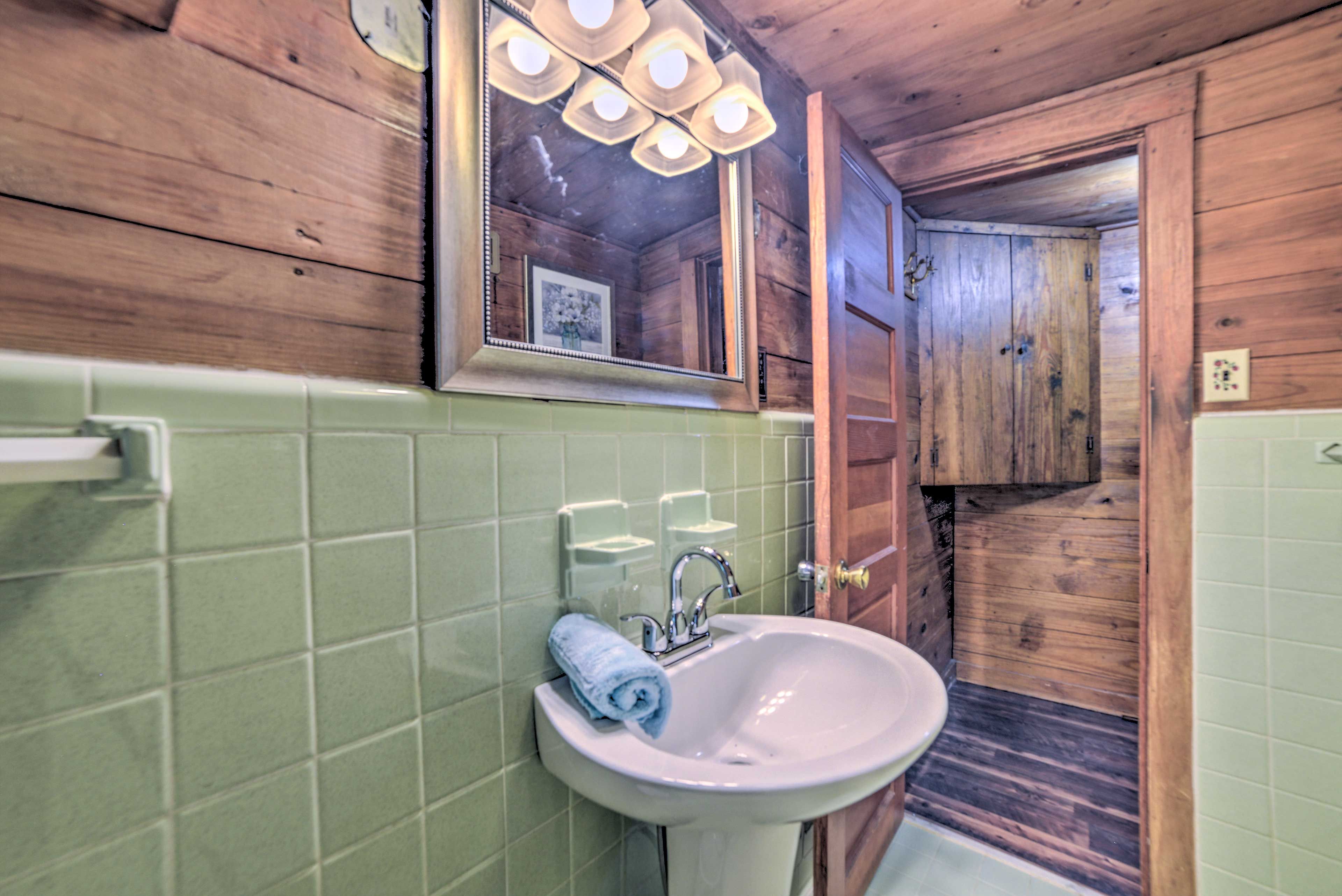 Full Bathroom