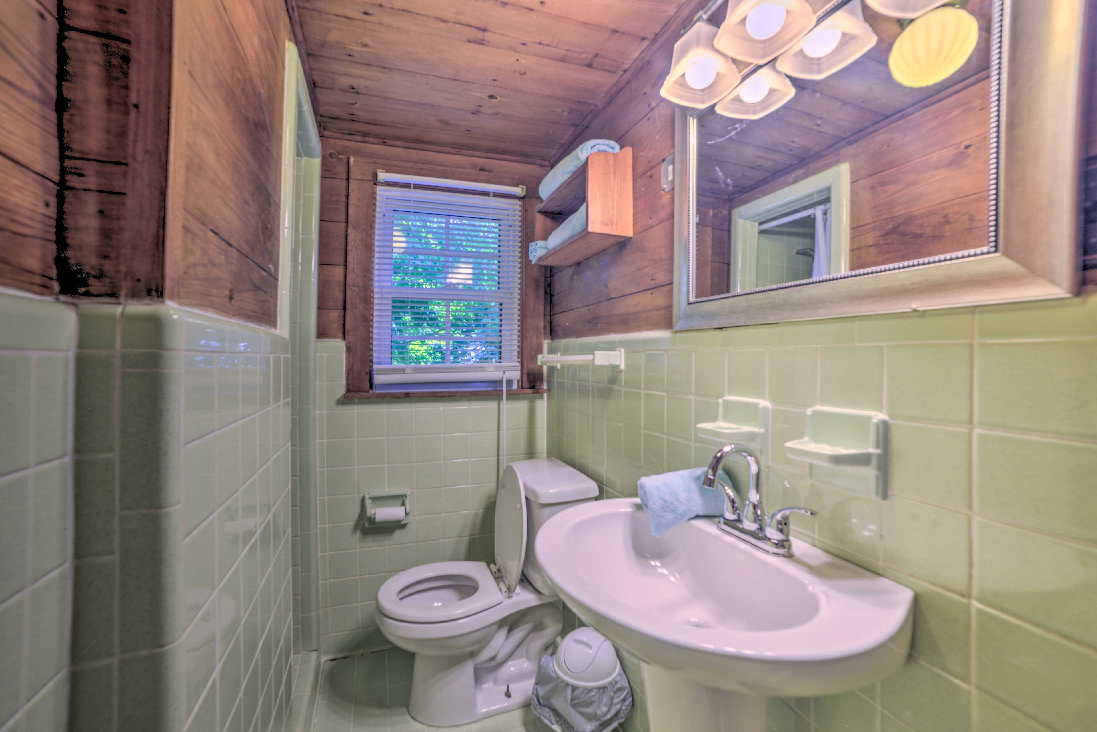 Full Bathroom