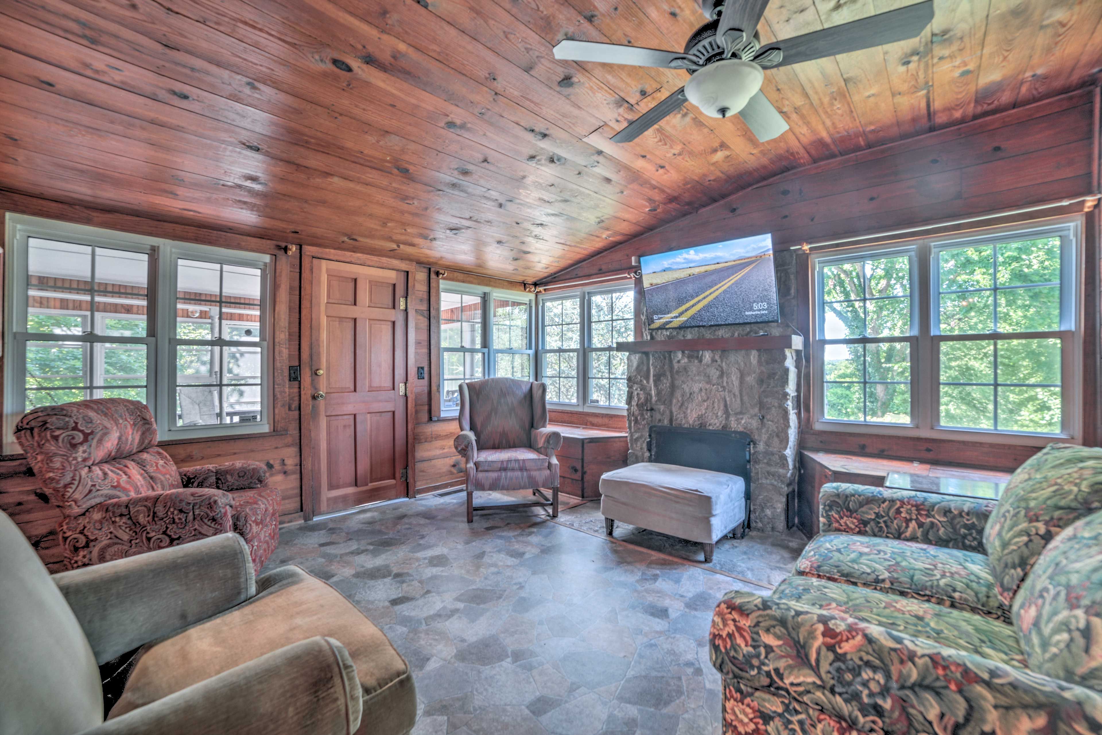 Family Room | 1st Floor | Smart TV | Fireplace For Decoration Only