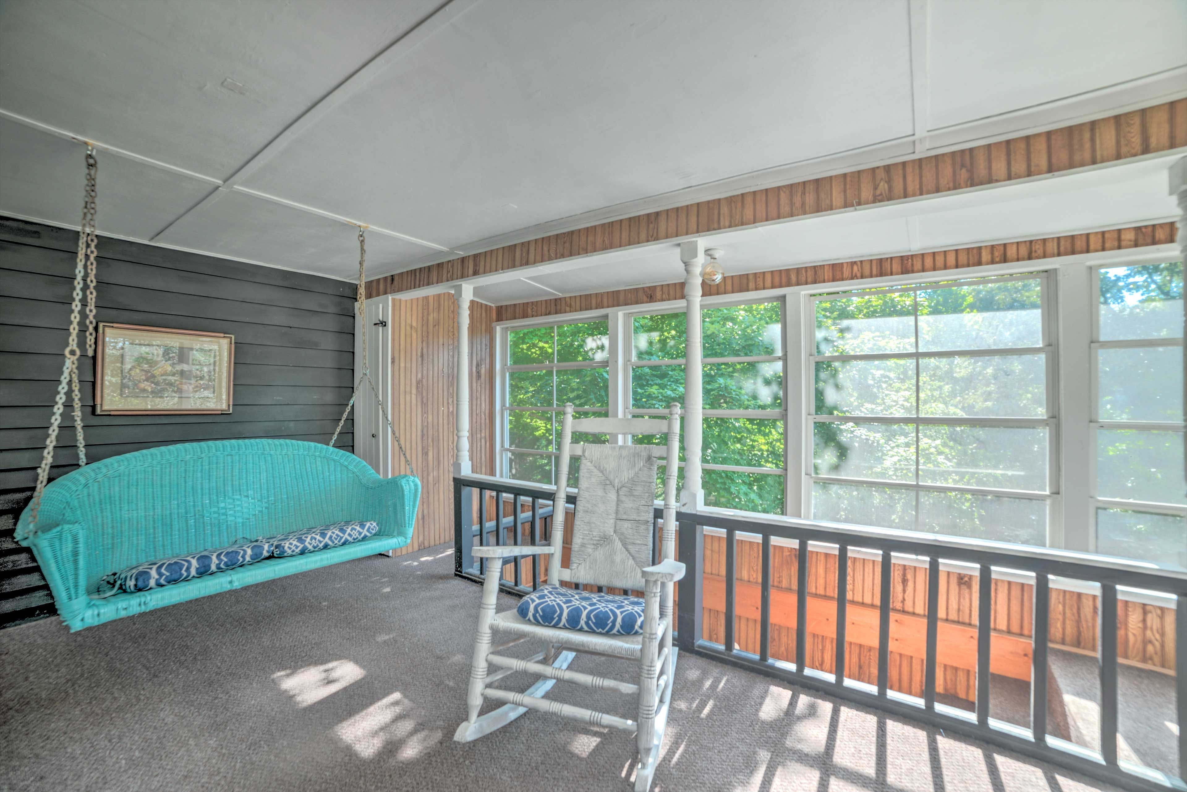 Screened-In Porch | 1st Floor