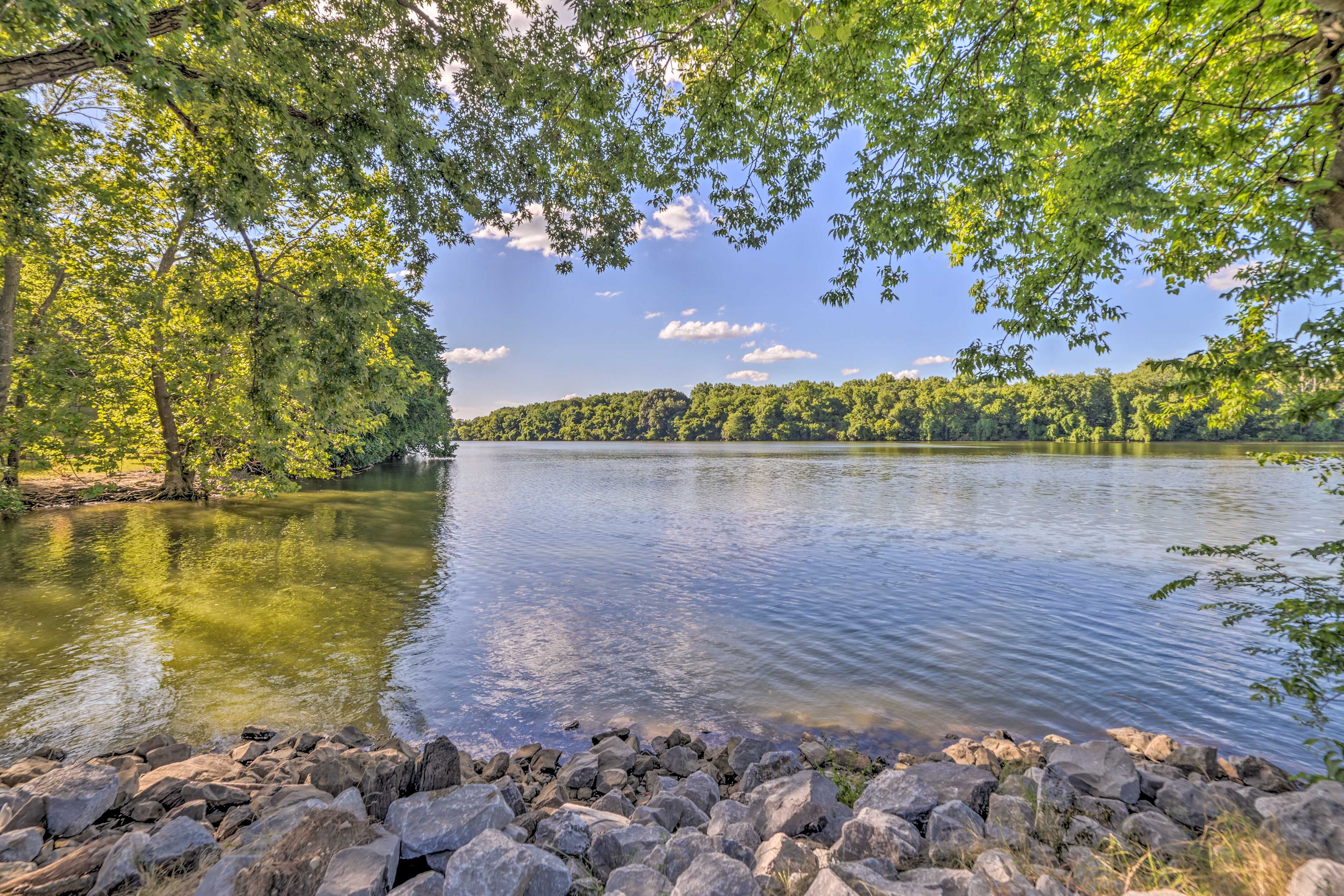 Cumberland River (0.1 Miles)
