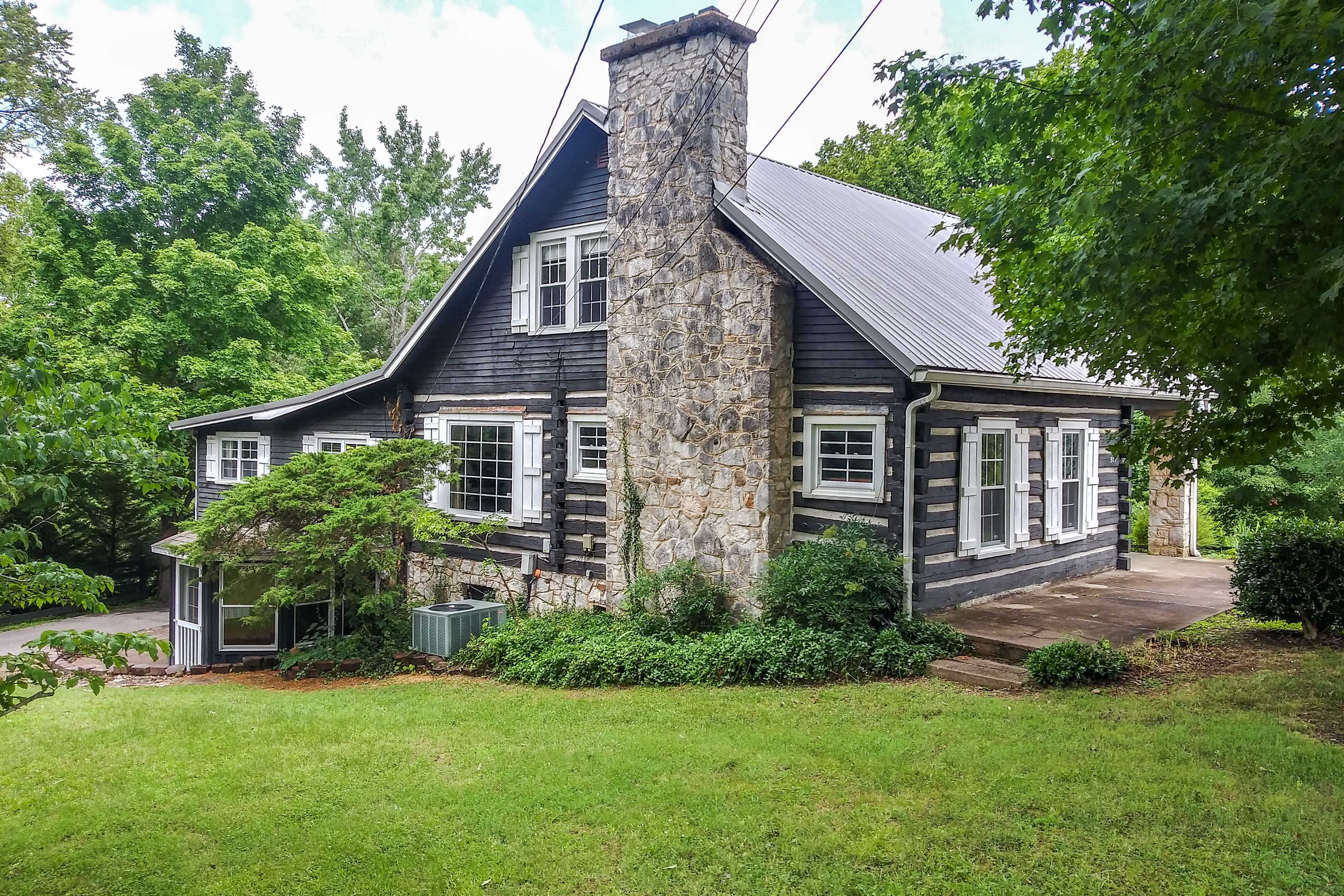 Dover Vacation Rental | 4BR | 2BA | 2-Story House | 2,550 Sq Ft