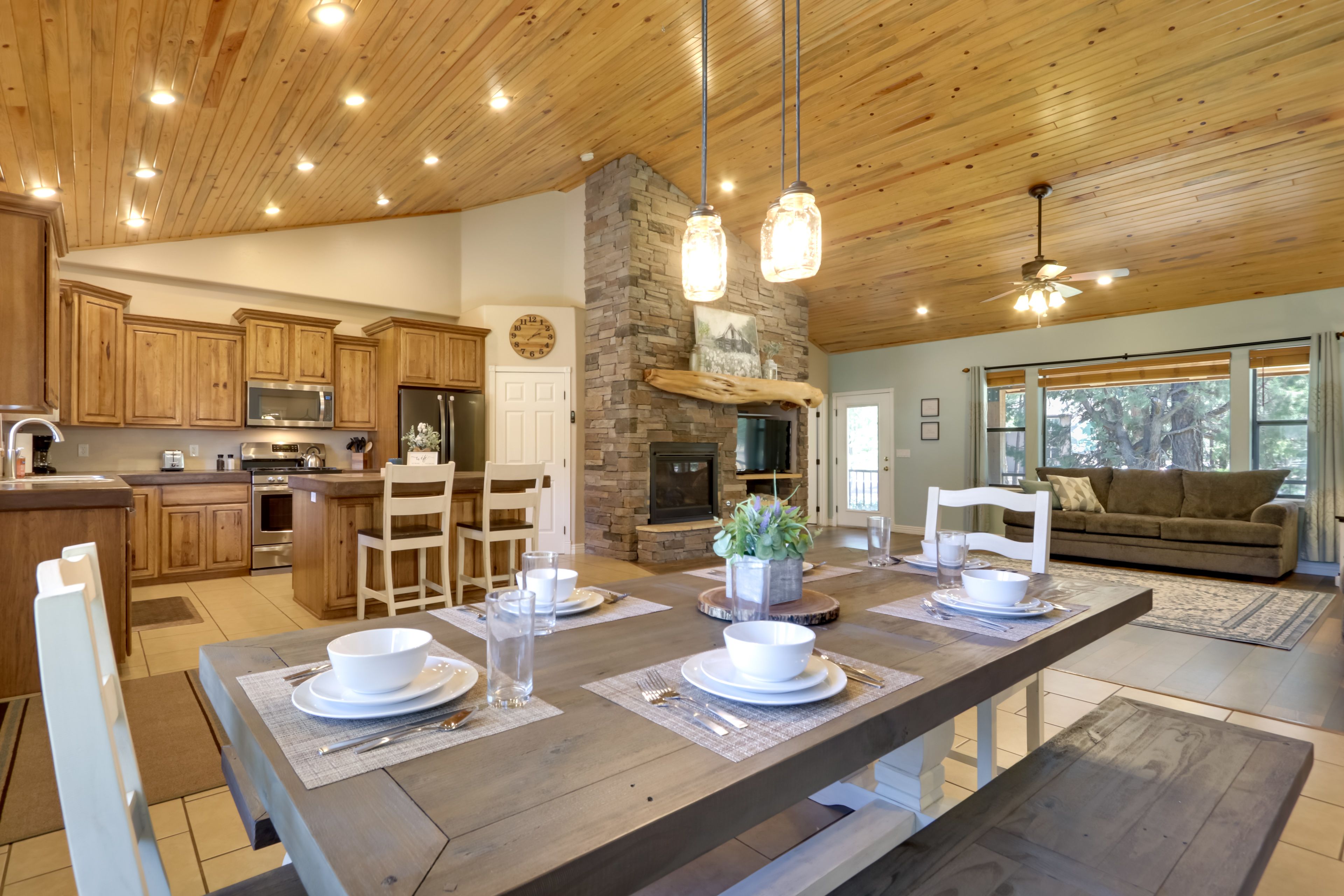 Show Low Vacation Rental | 3BR | 2BA | 1,664 Sq Ft | 3 Exterior Stairs