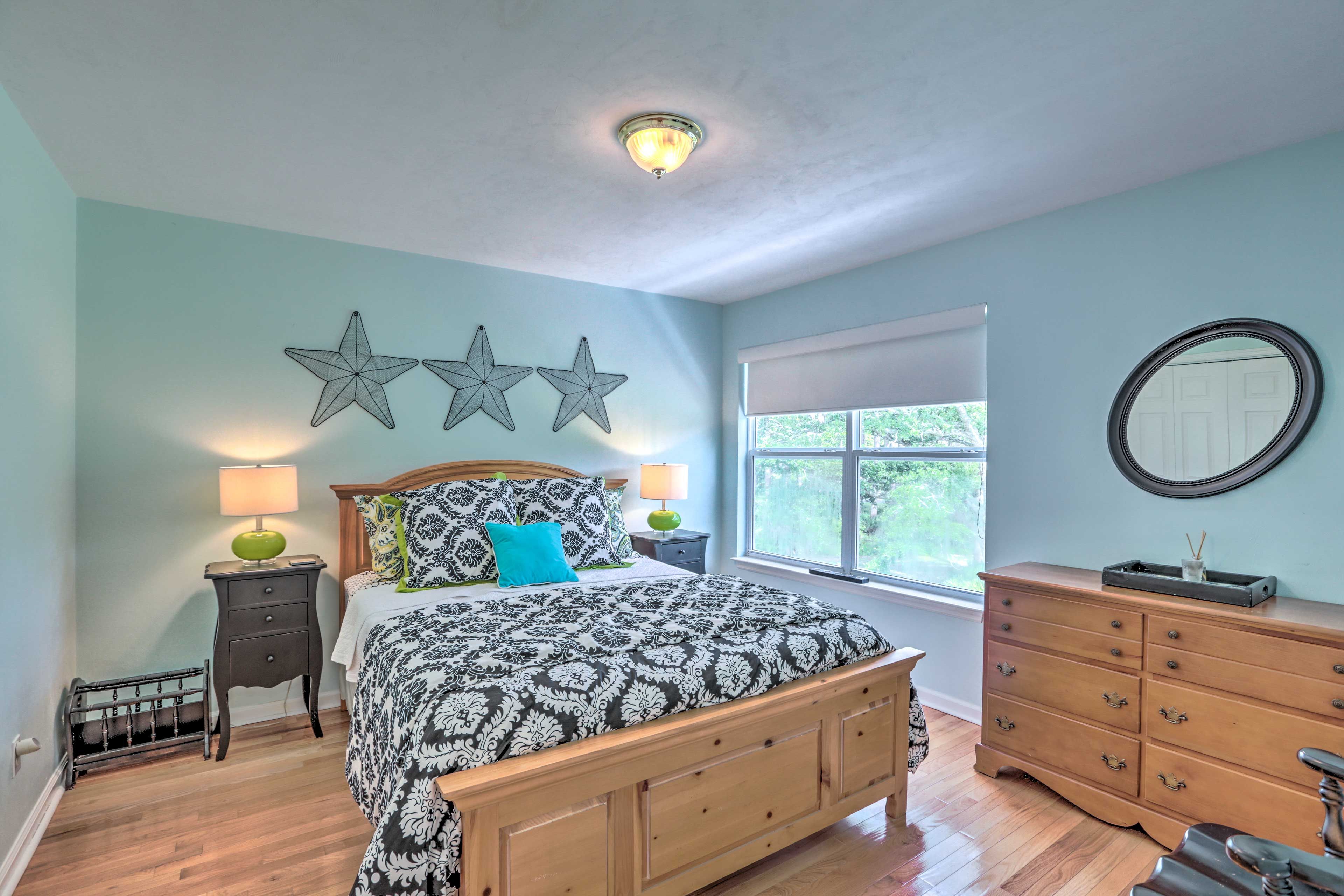 Bedroom 2 | Queen Bed