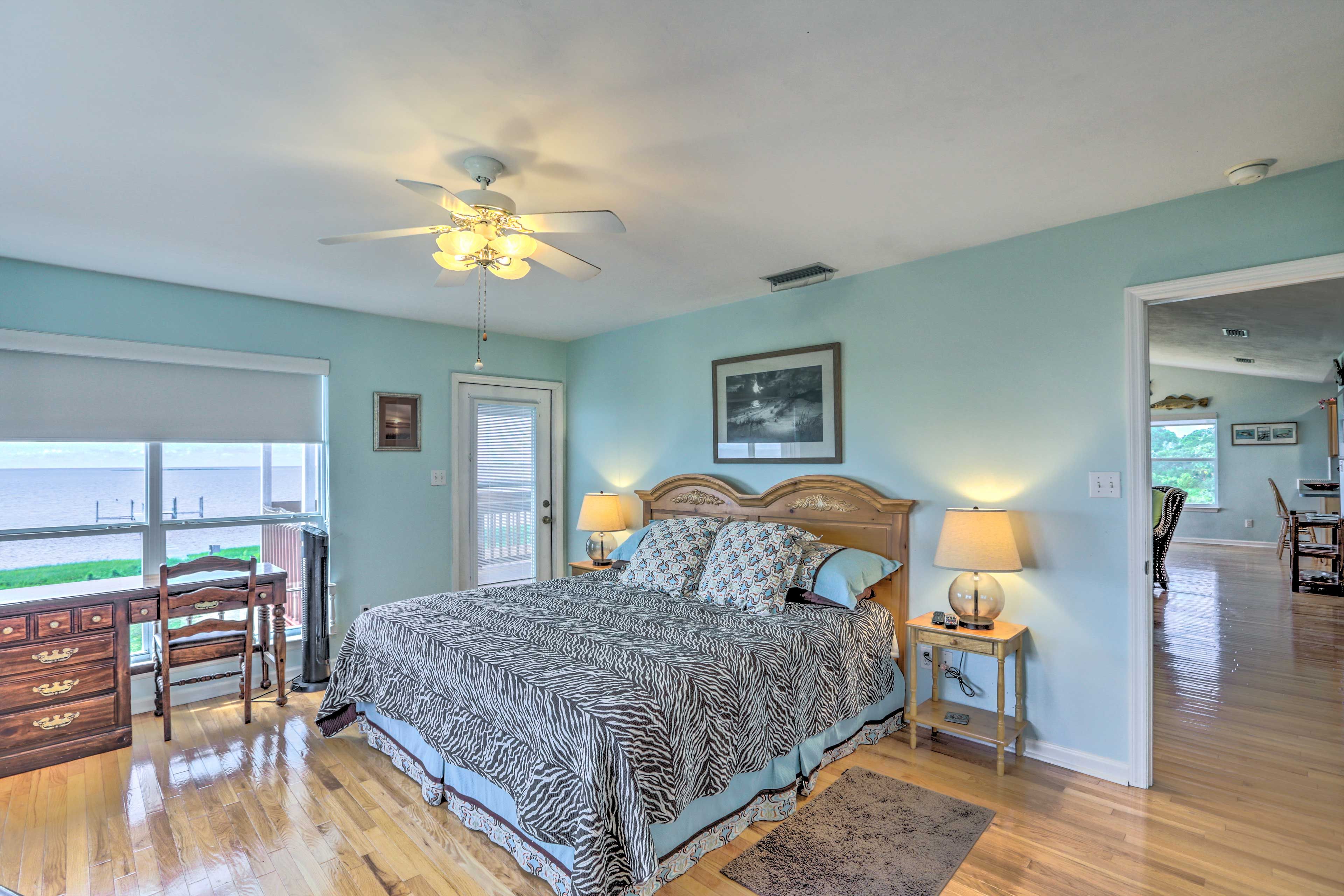 Bedroom 1 | King Bed | Cable TV | Deck Access