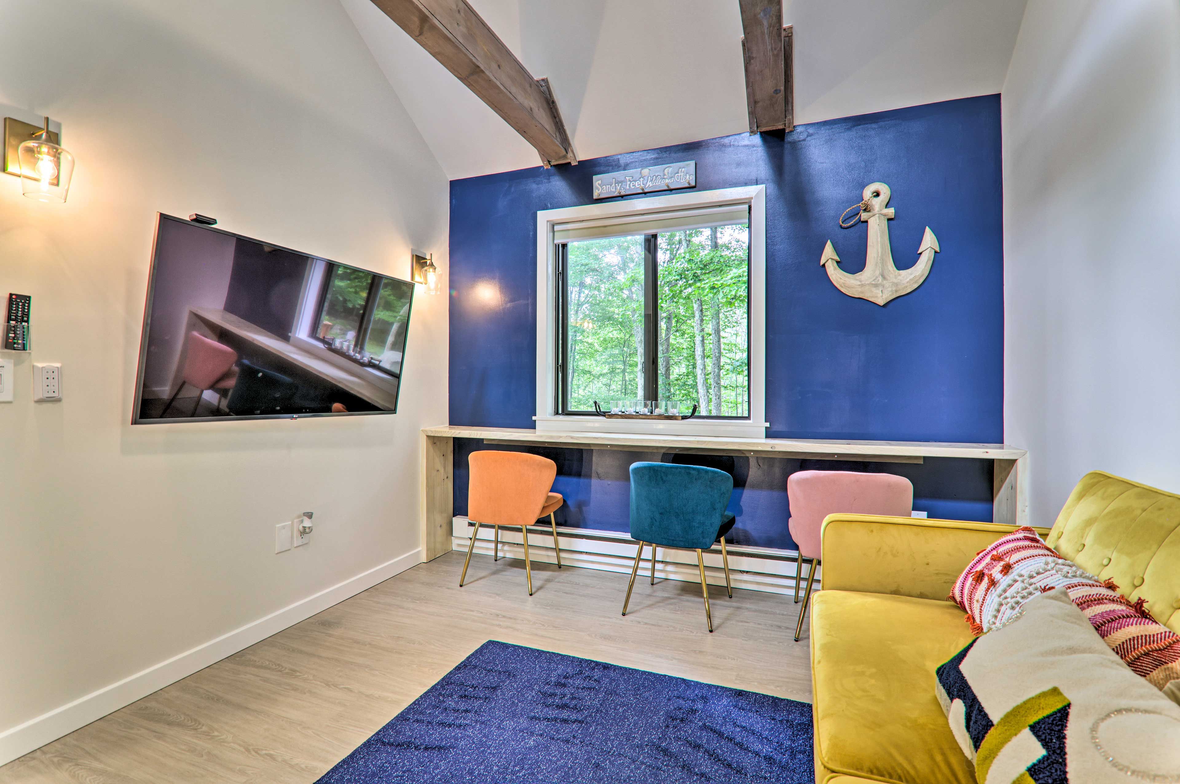 TV Room | 2nd Floor | Smart TV | Board Games