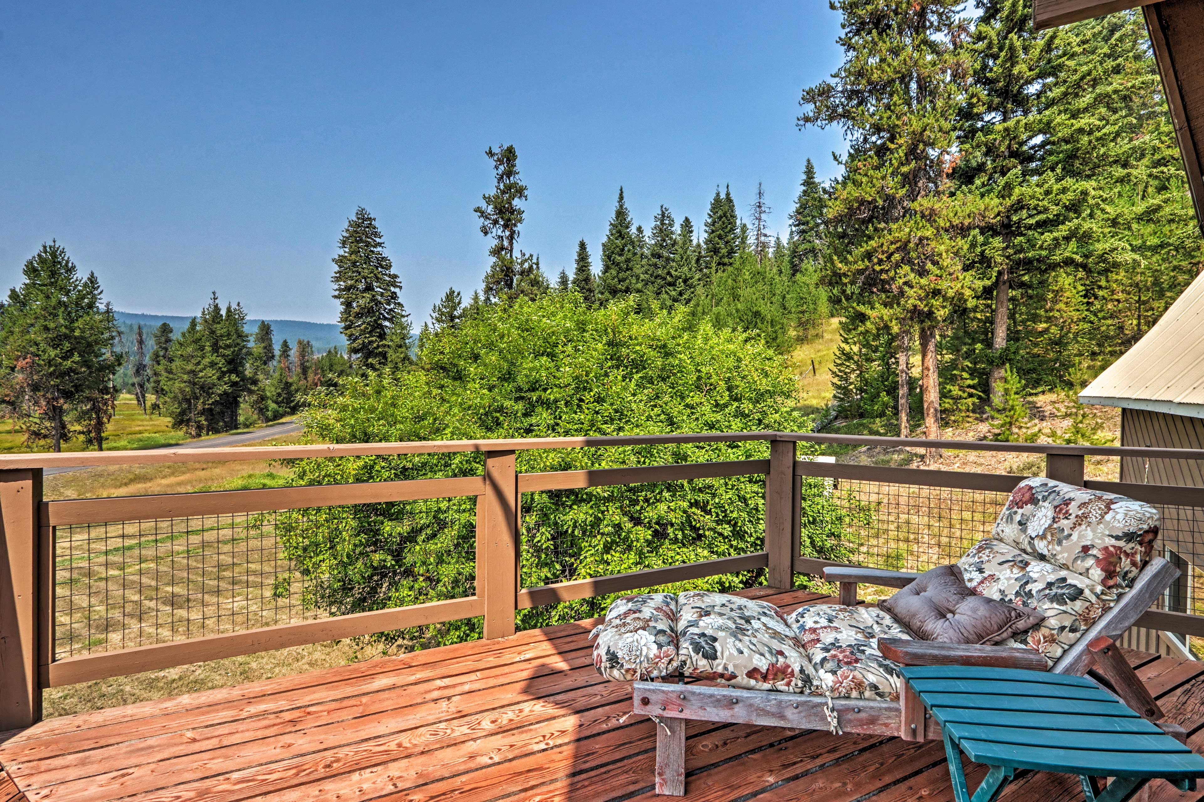 Front Deck | Mountain Views