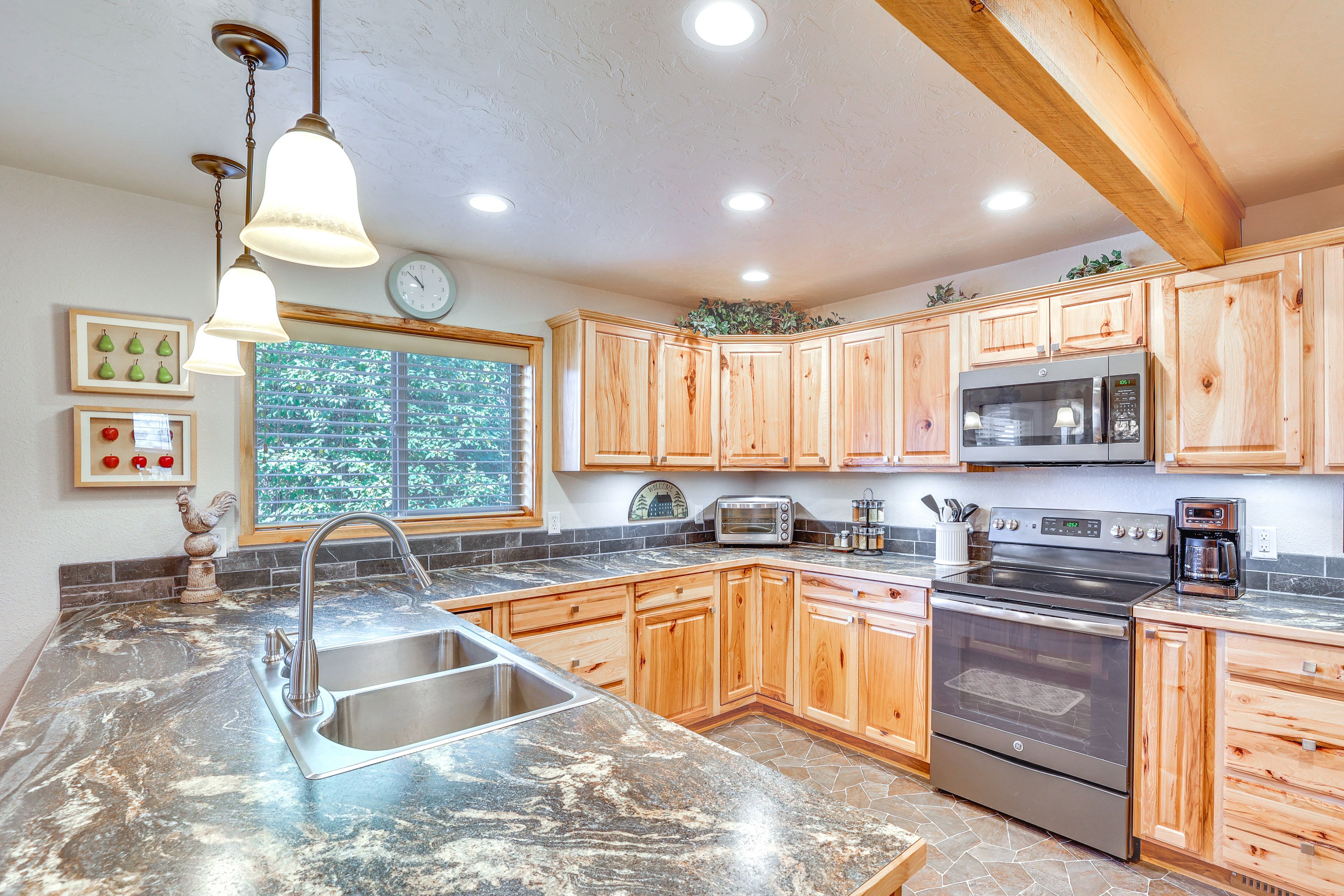 Fully Equipped Kitchen | Cooking Basics Provided | 1st Floor
