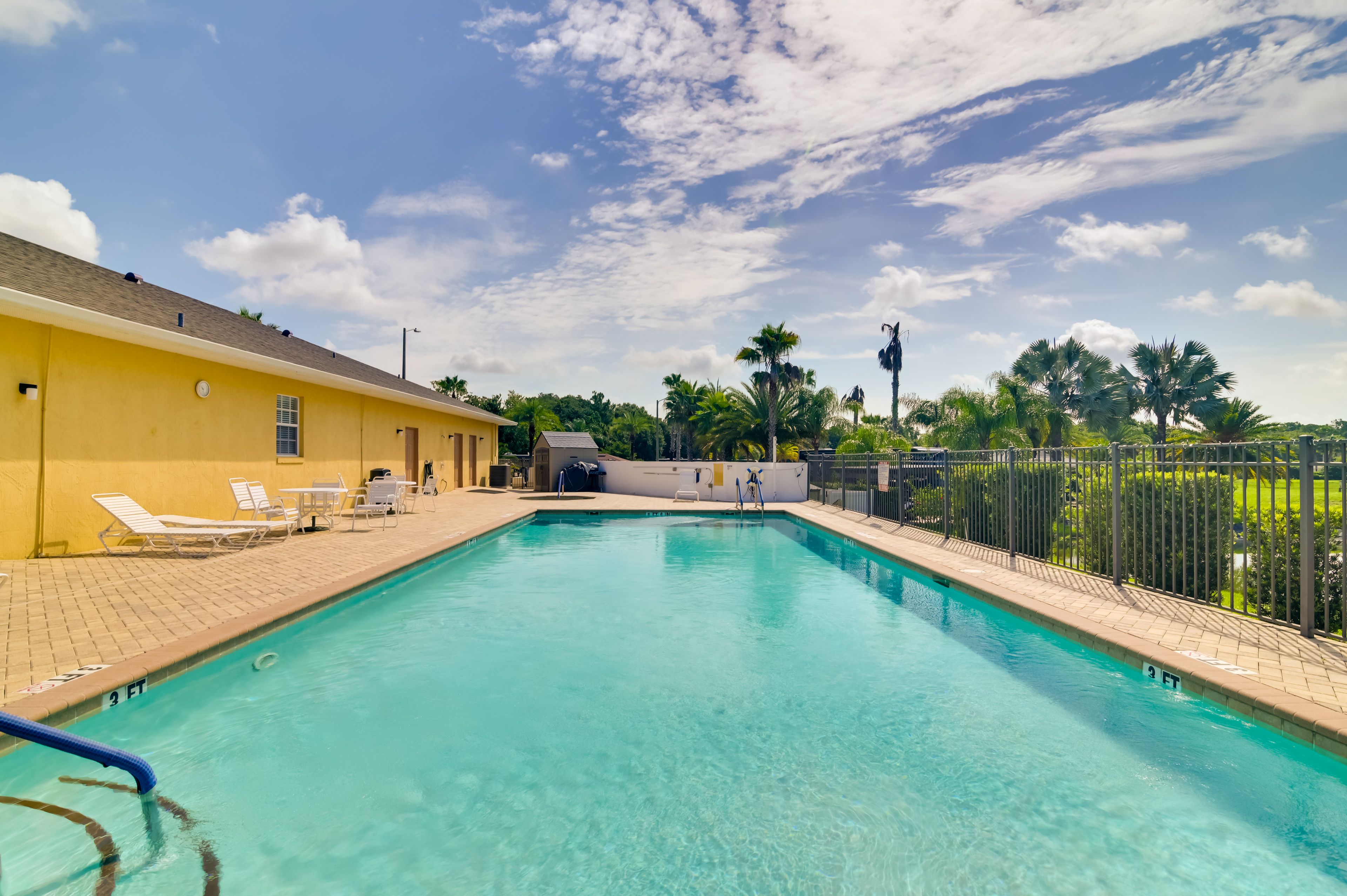 Community Amenities | Outdoor Pool | Hot Tub