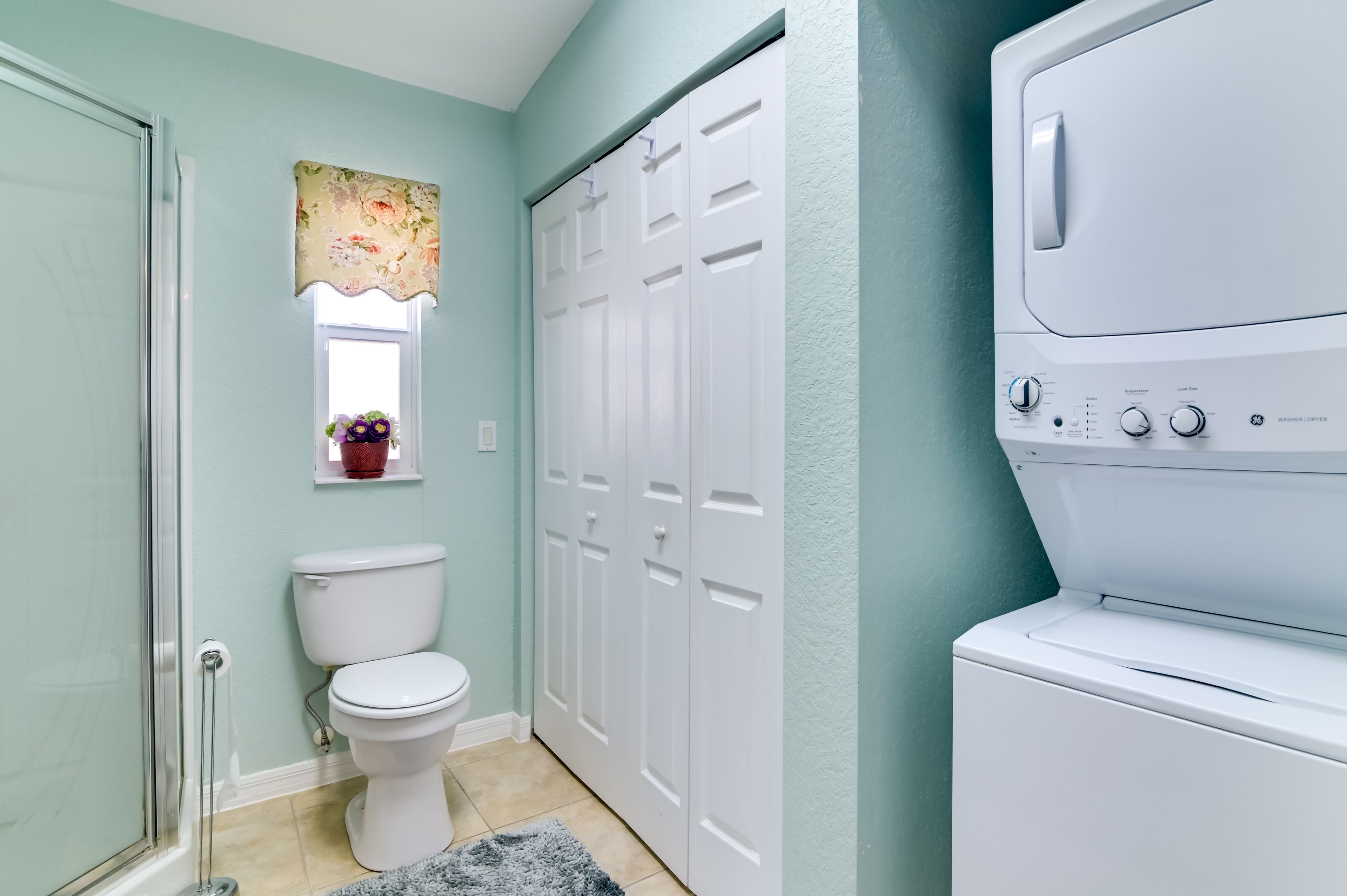 Full Bathroom | In-Unit Laundry