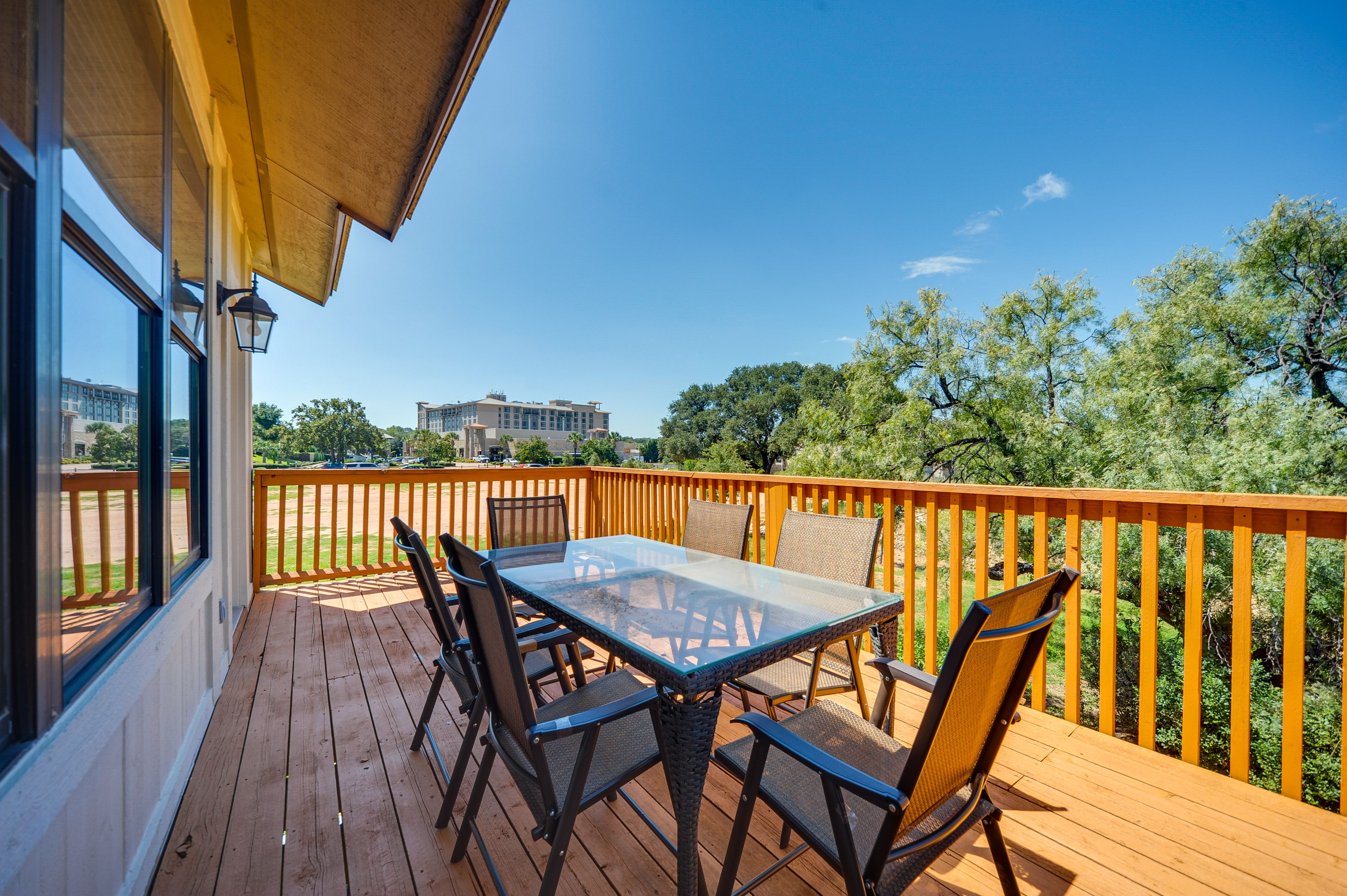Horseshoe Bay Vacation Rental | 3BR | 4BA | Stairs Required | 1,592 Sq Ft