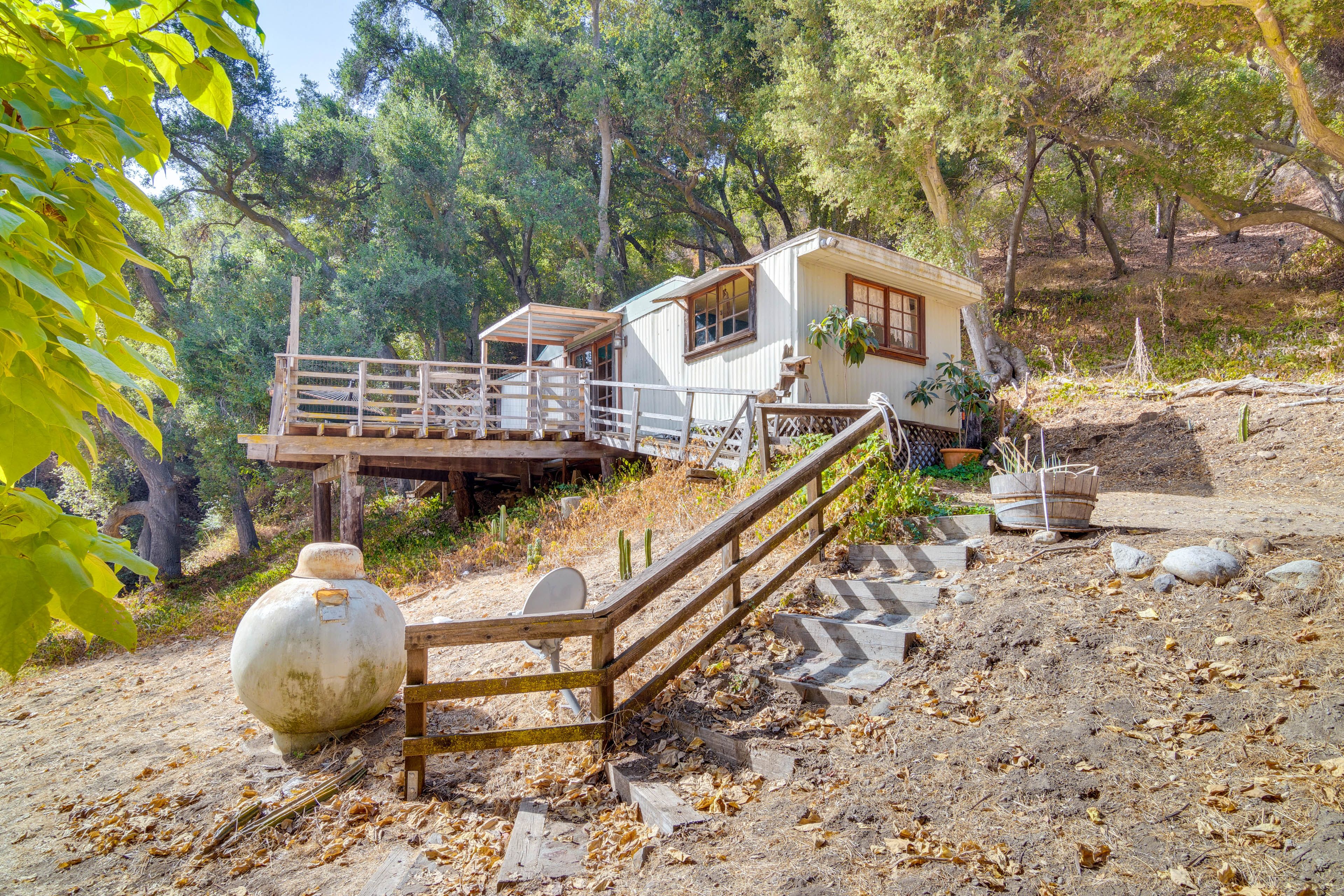 Topanga Vacation Rental | 1BR | 1BA | Single Story | 600 Sq Ft | Stairs Required