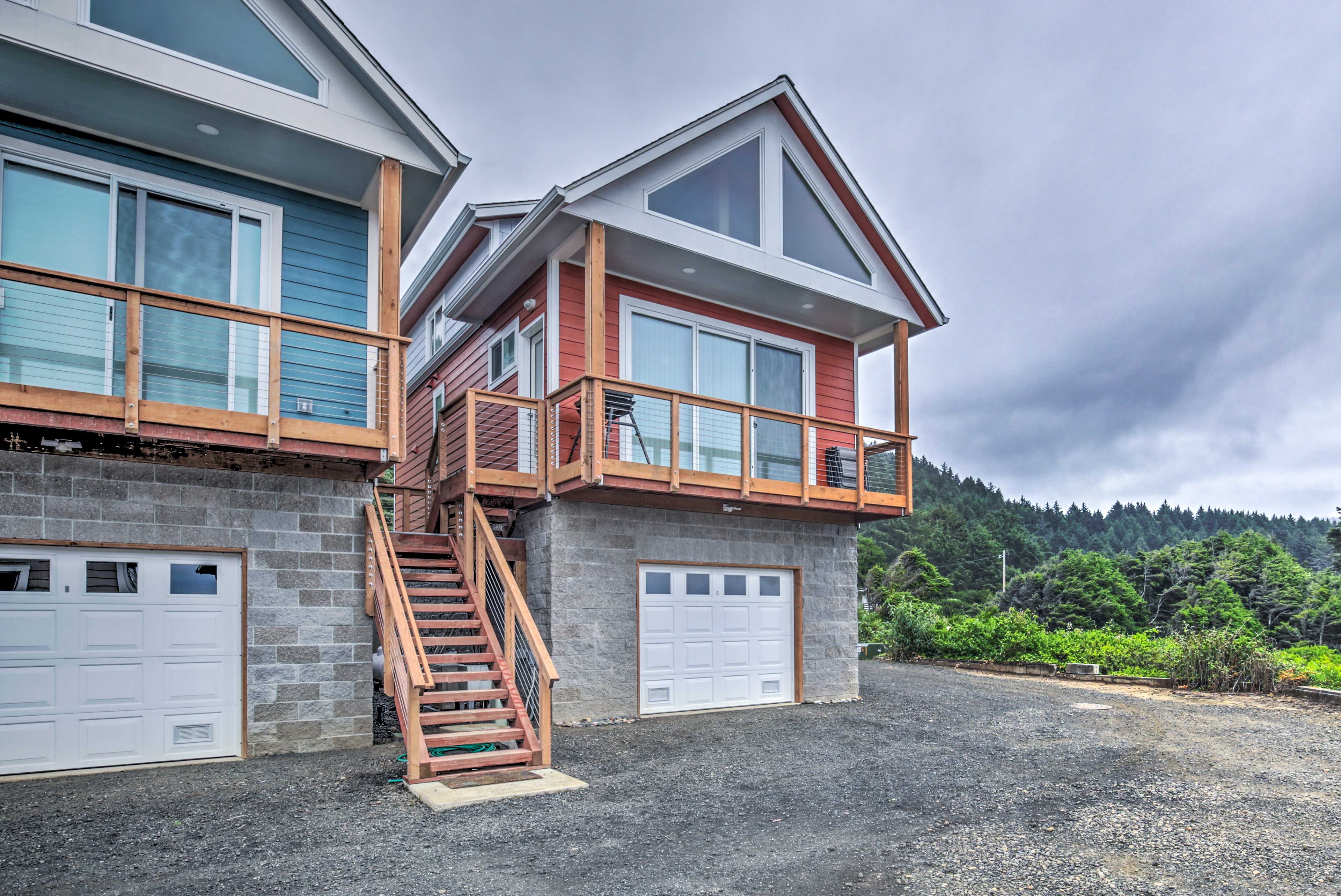 Townhome Exterior | Keyless Entry | Steps to Beach