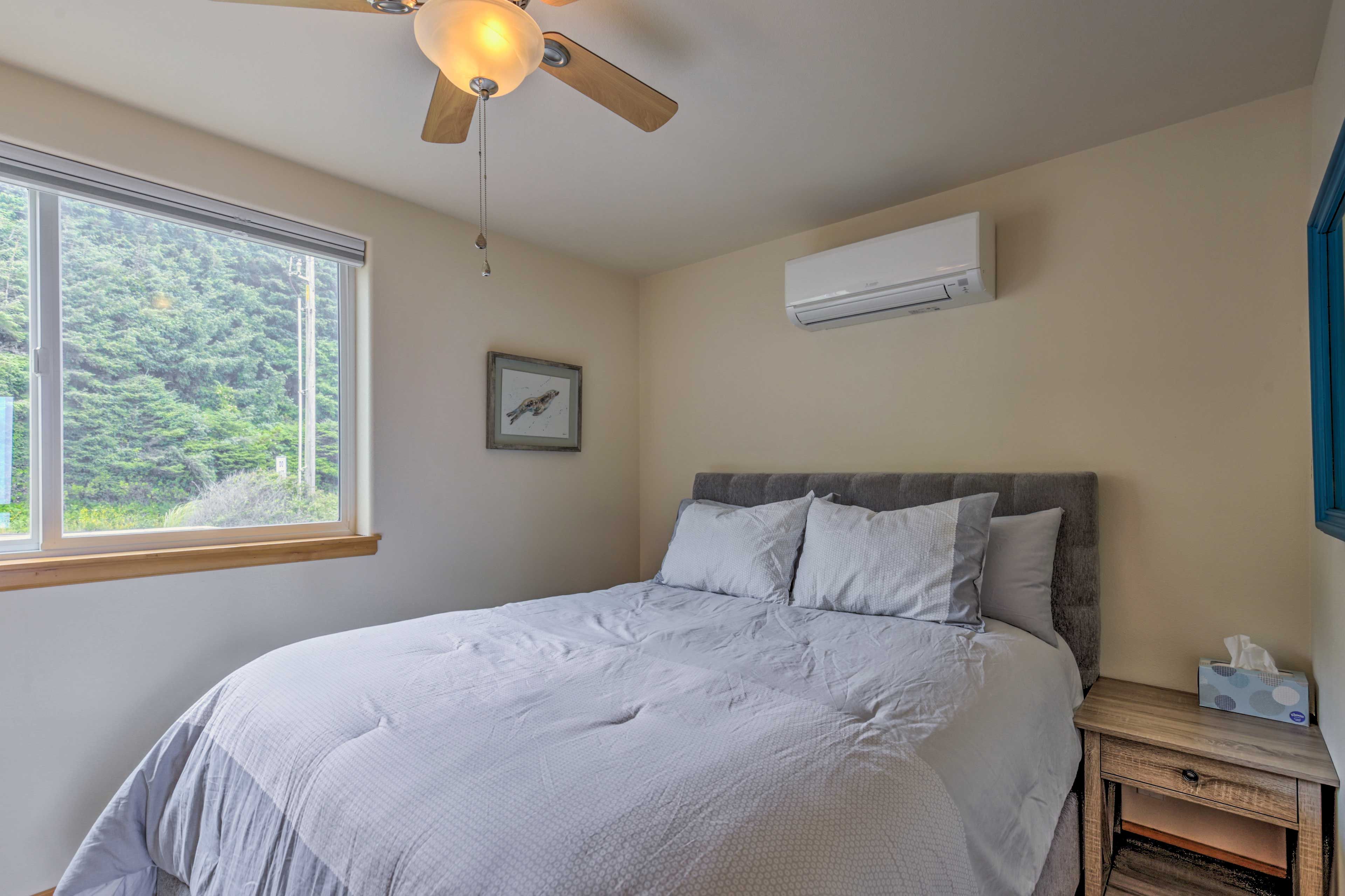 Bedroom 1 | Queen Bed