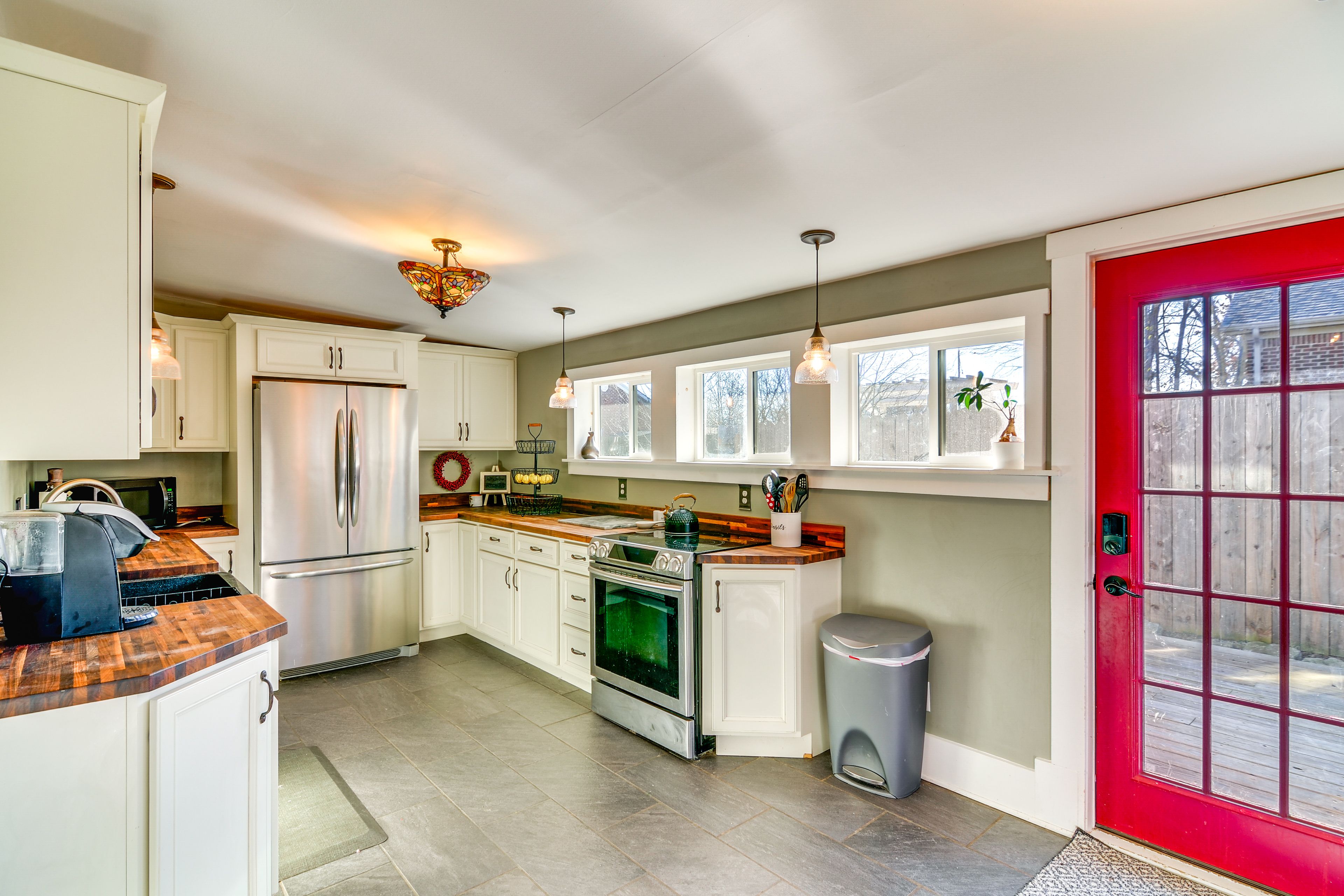 Kitchen | 1st Floor | Keurig Coffee Maker | Dishwasher | Cooking Basics