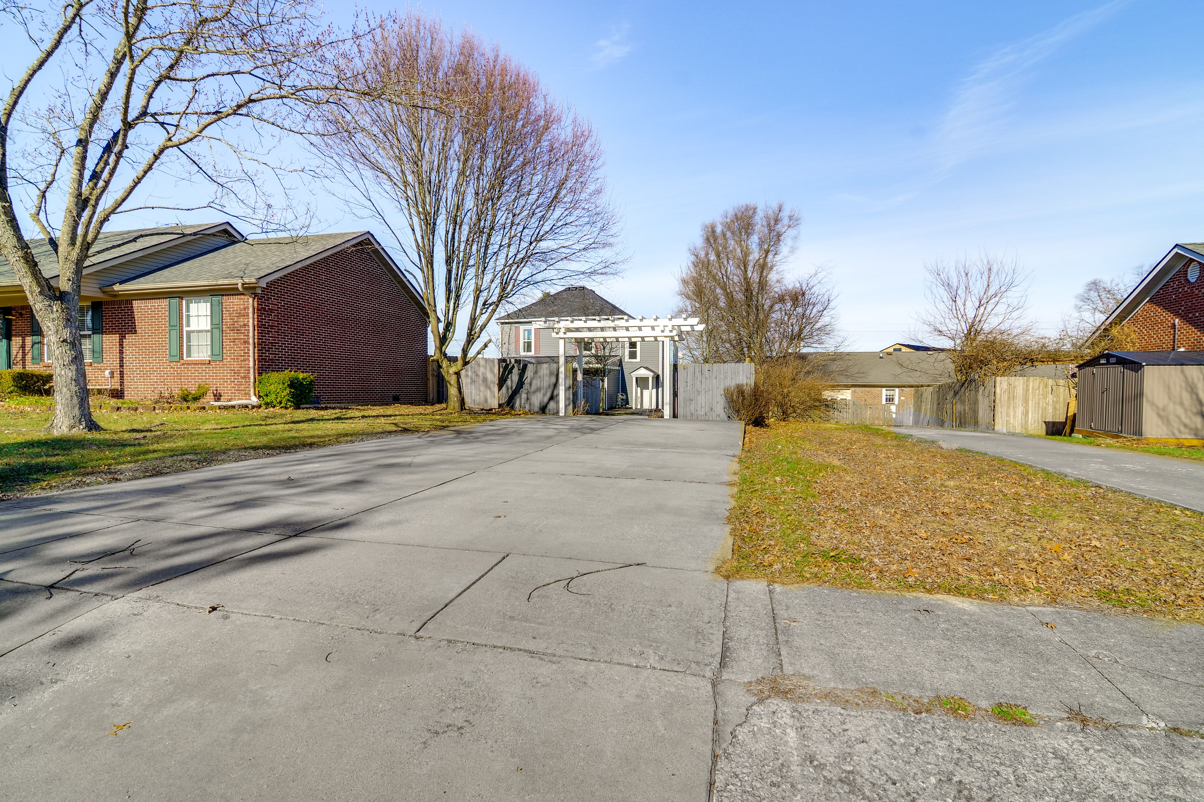 Parking | Driveway (4 Vehicles)