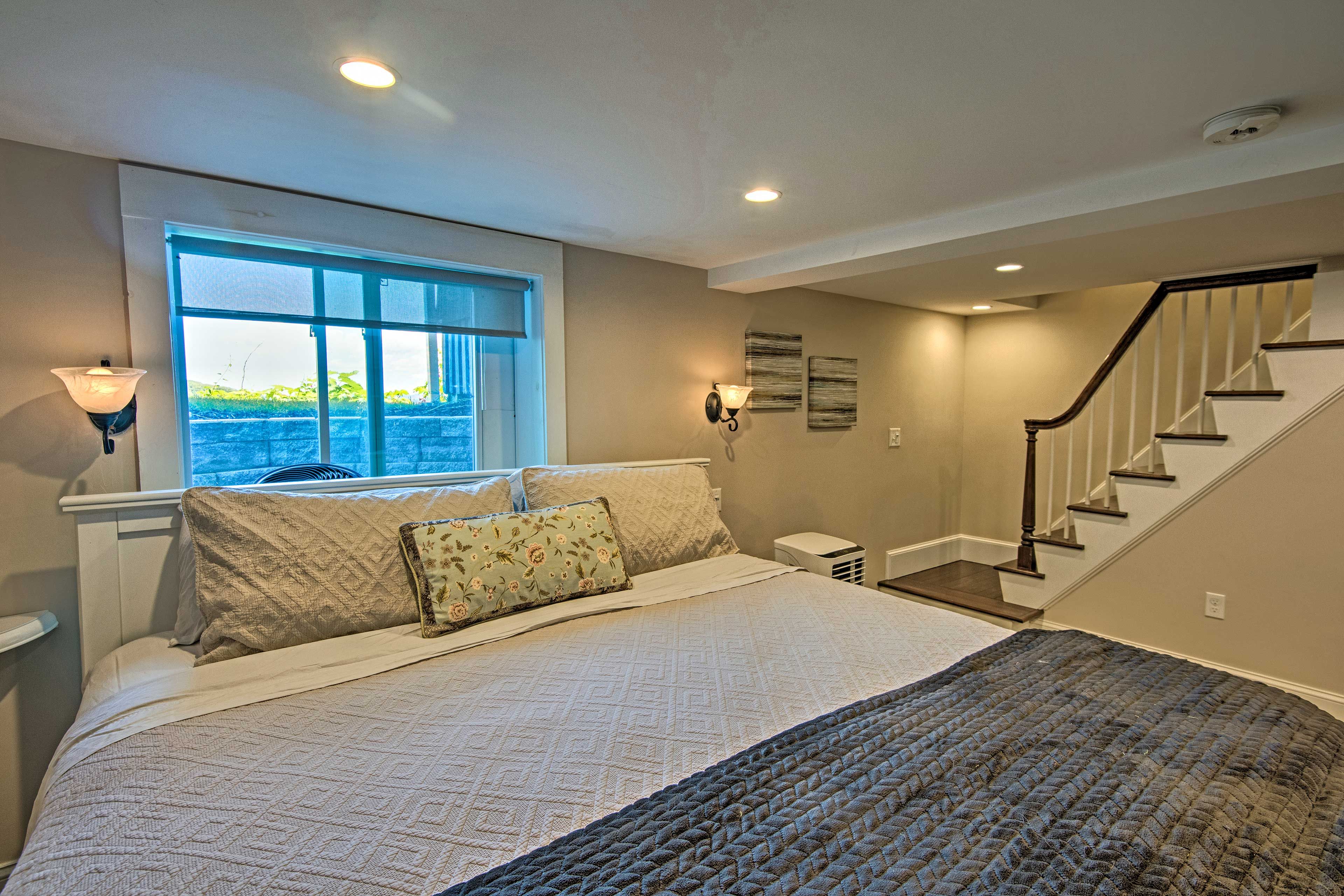 Bedroom 1 | King Bed