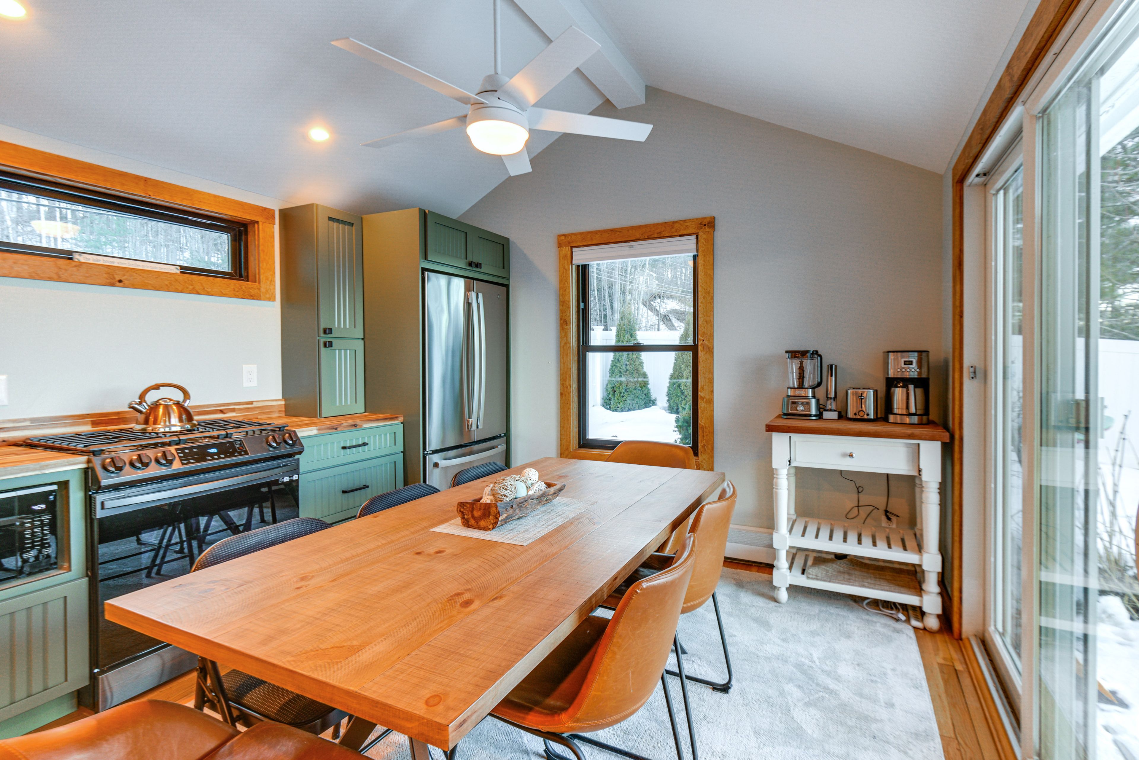 Dining Room | Dishware & Flatware Provided