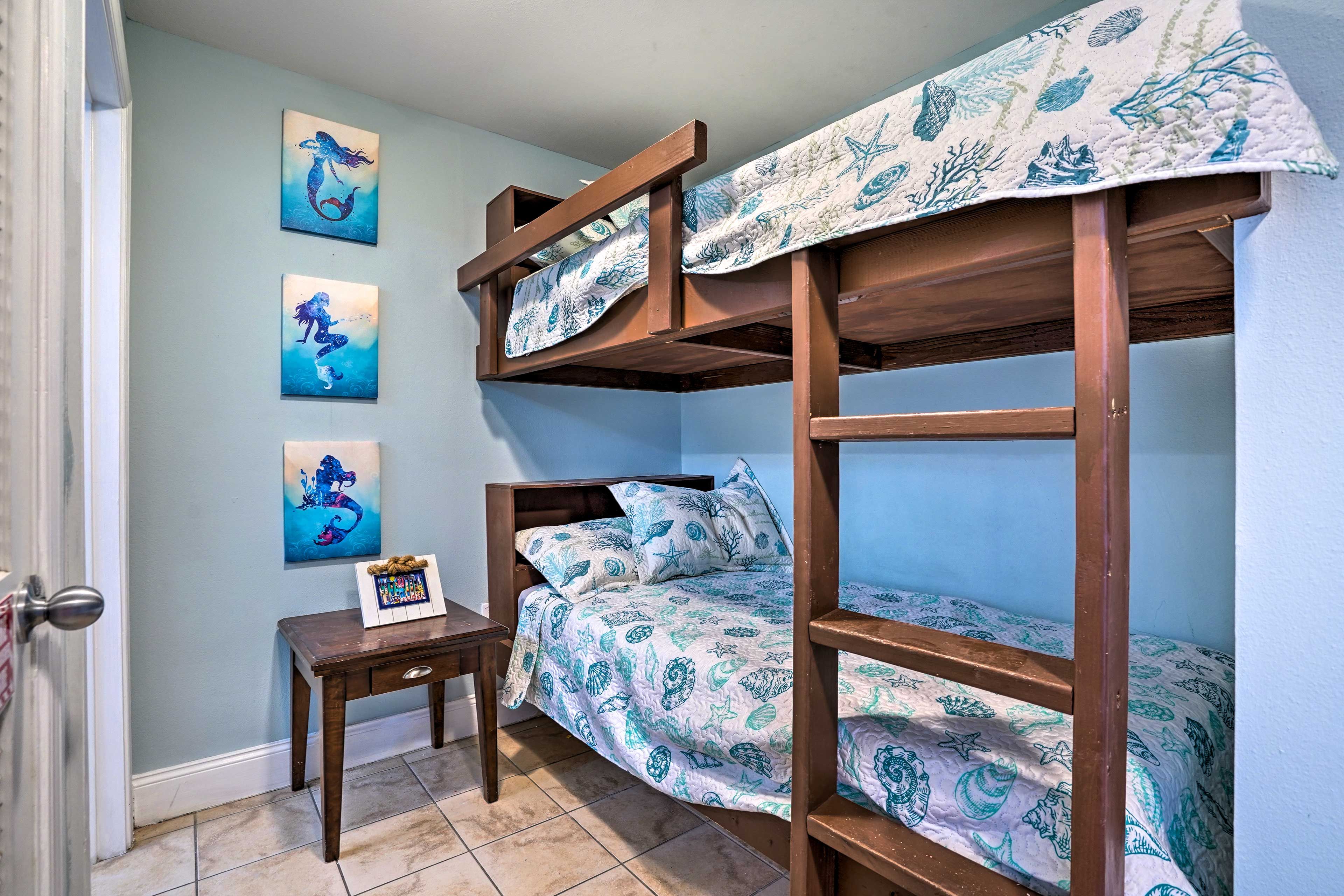 Bunk Nook | Main Level | Twin Bunk Bed