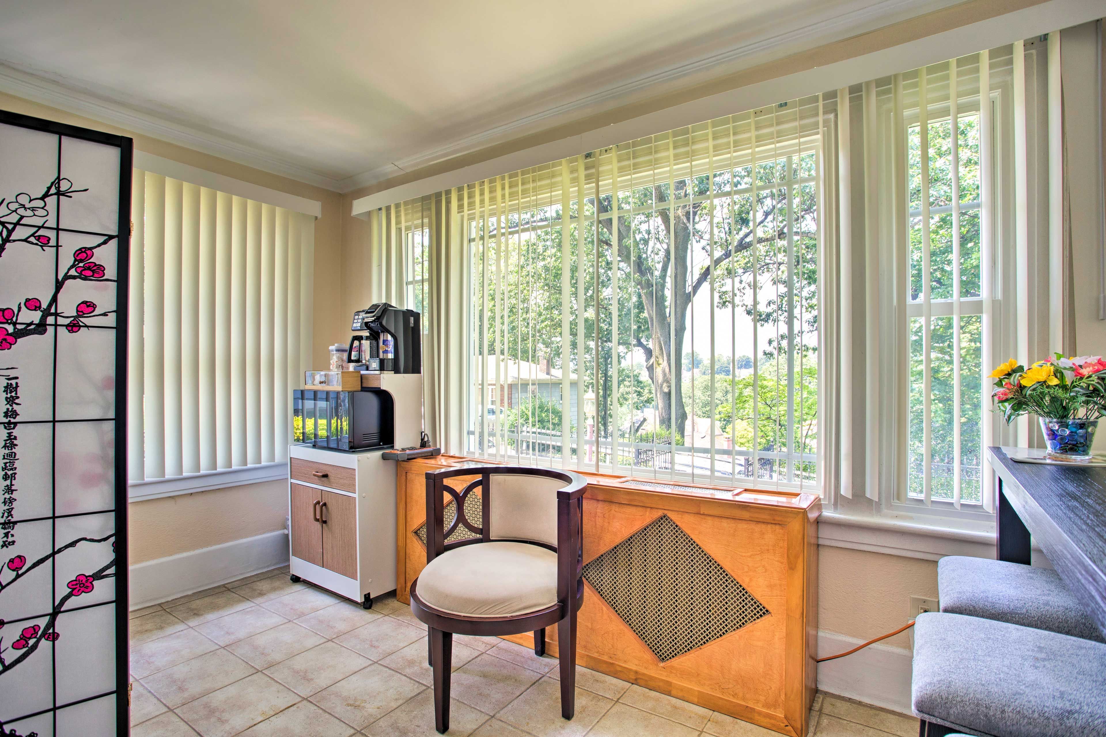 Kitchenette | Mini Fridge | Microwave