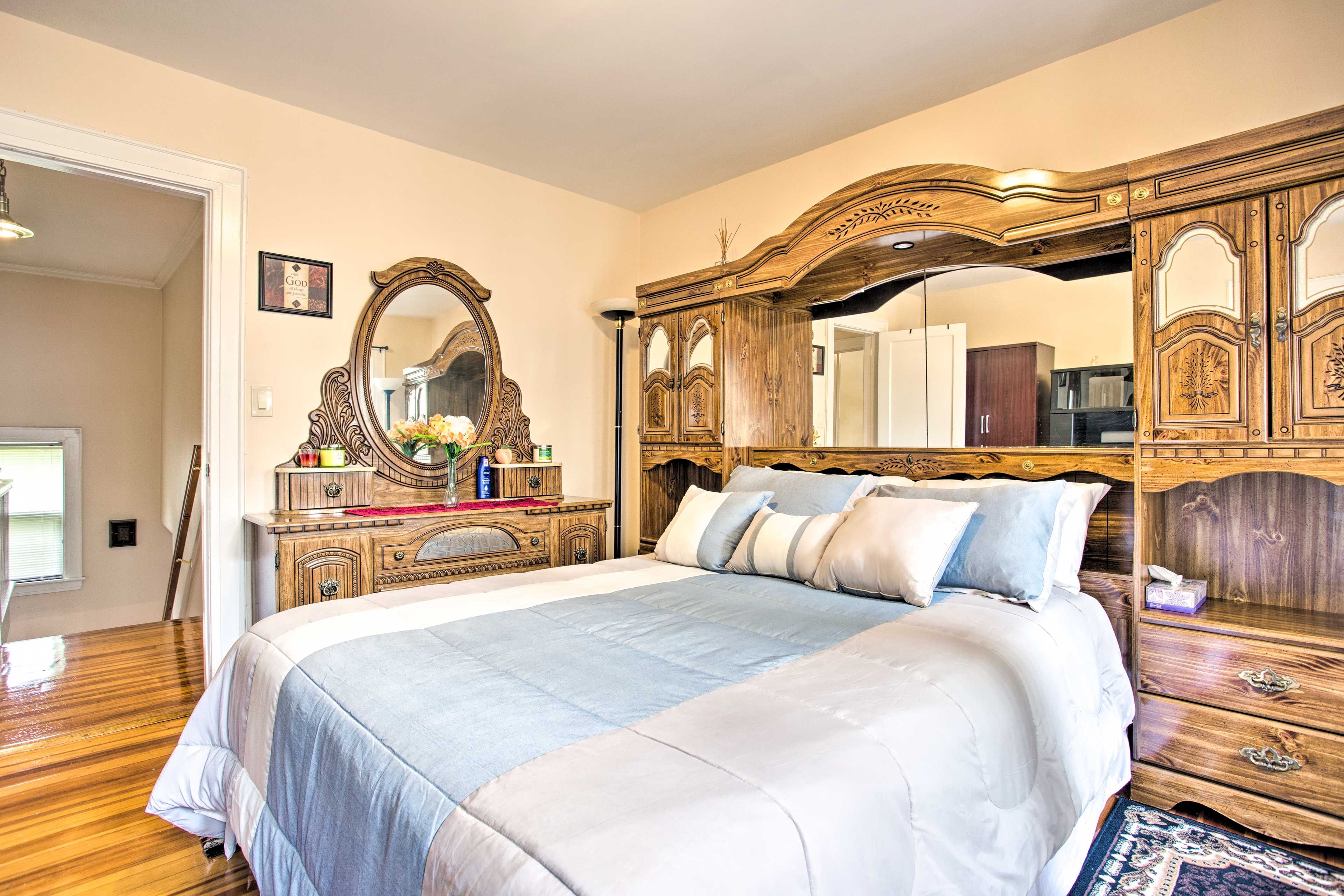 Bedroom 1 | Linens Provided