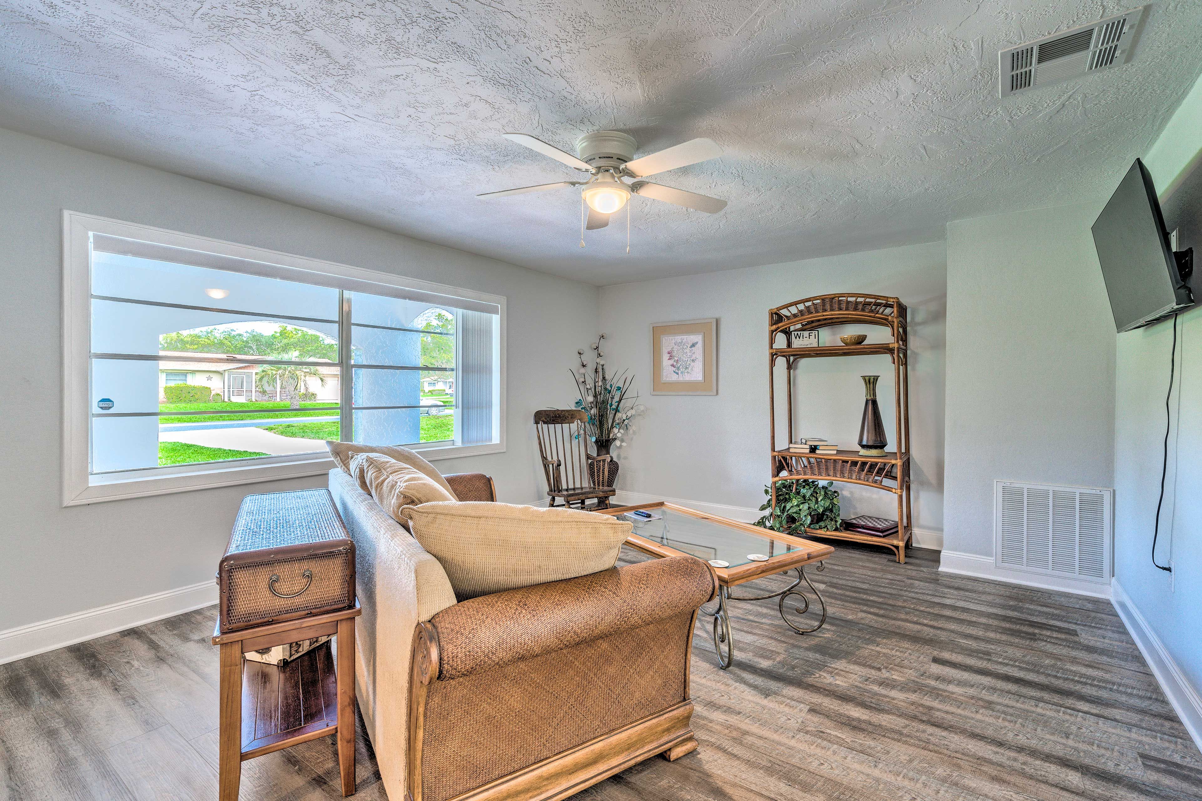 Living Room | Smart TV