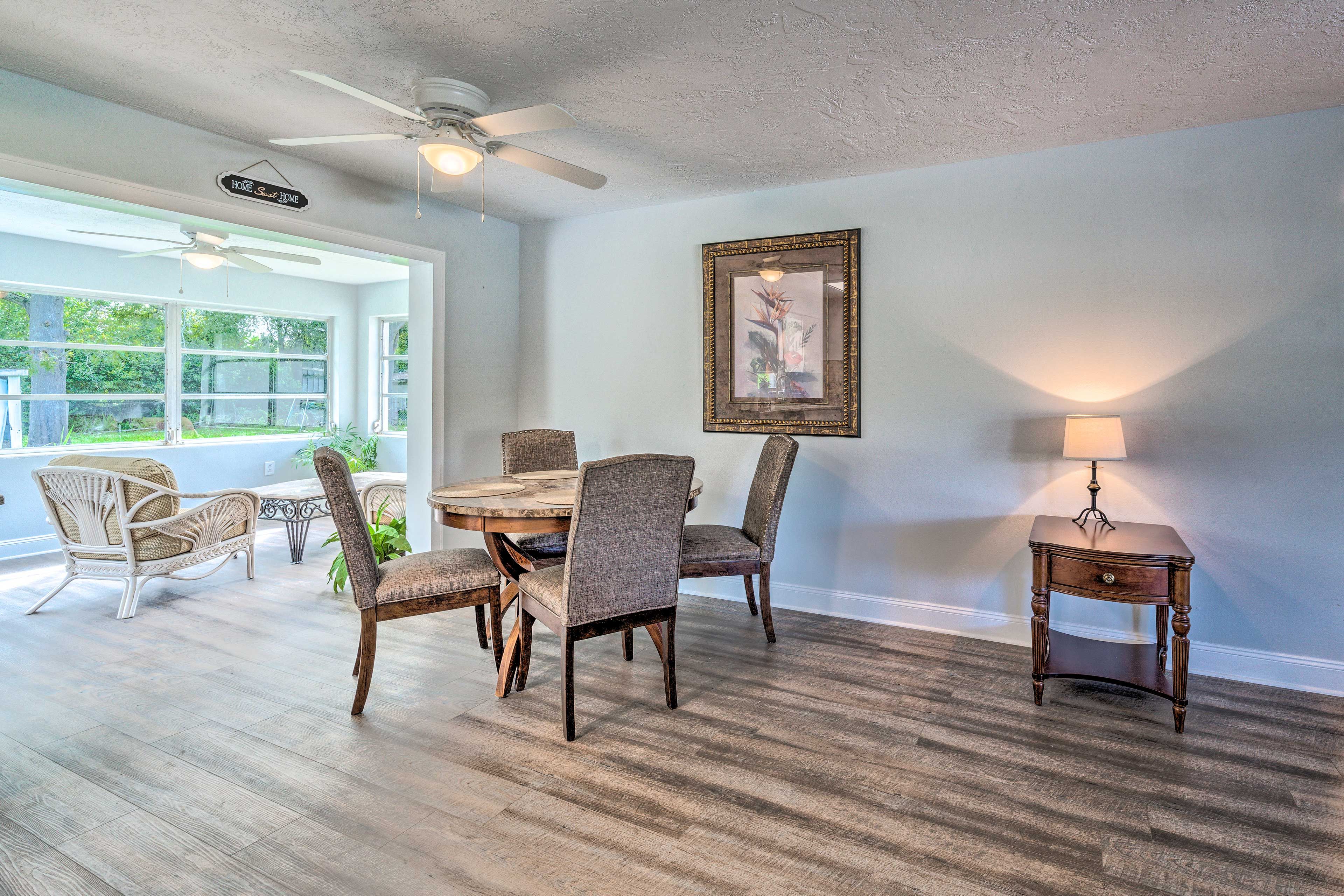 Living Room | 4-Person Dining Table