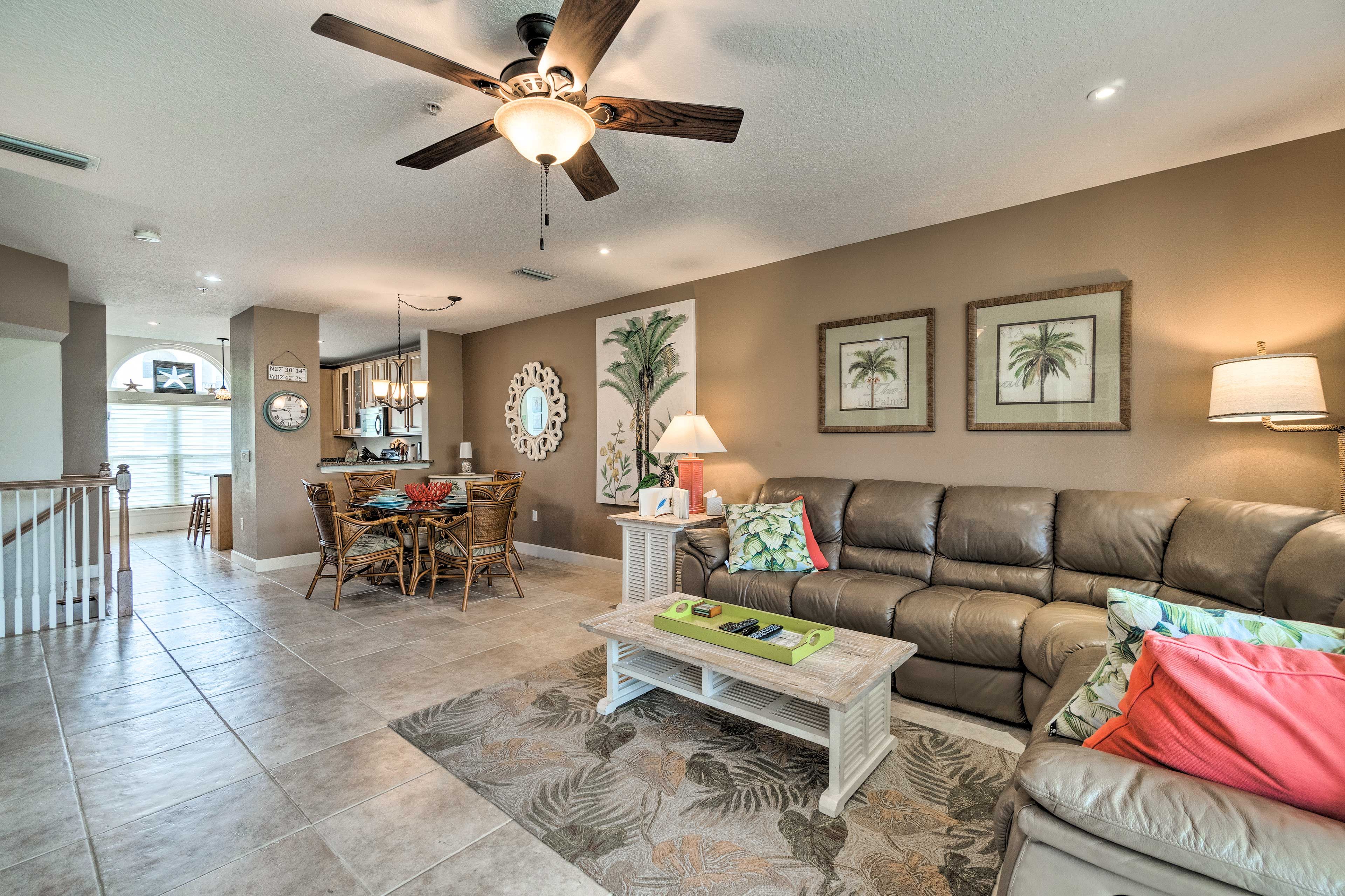 Living Room | Air Conditioning | Central Heating