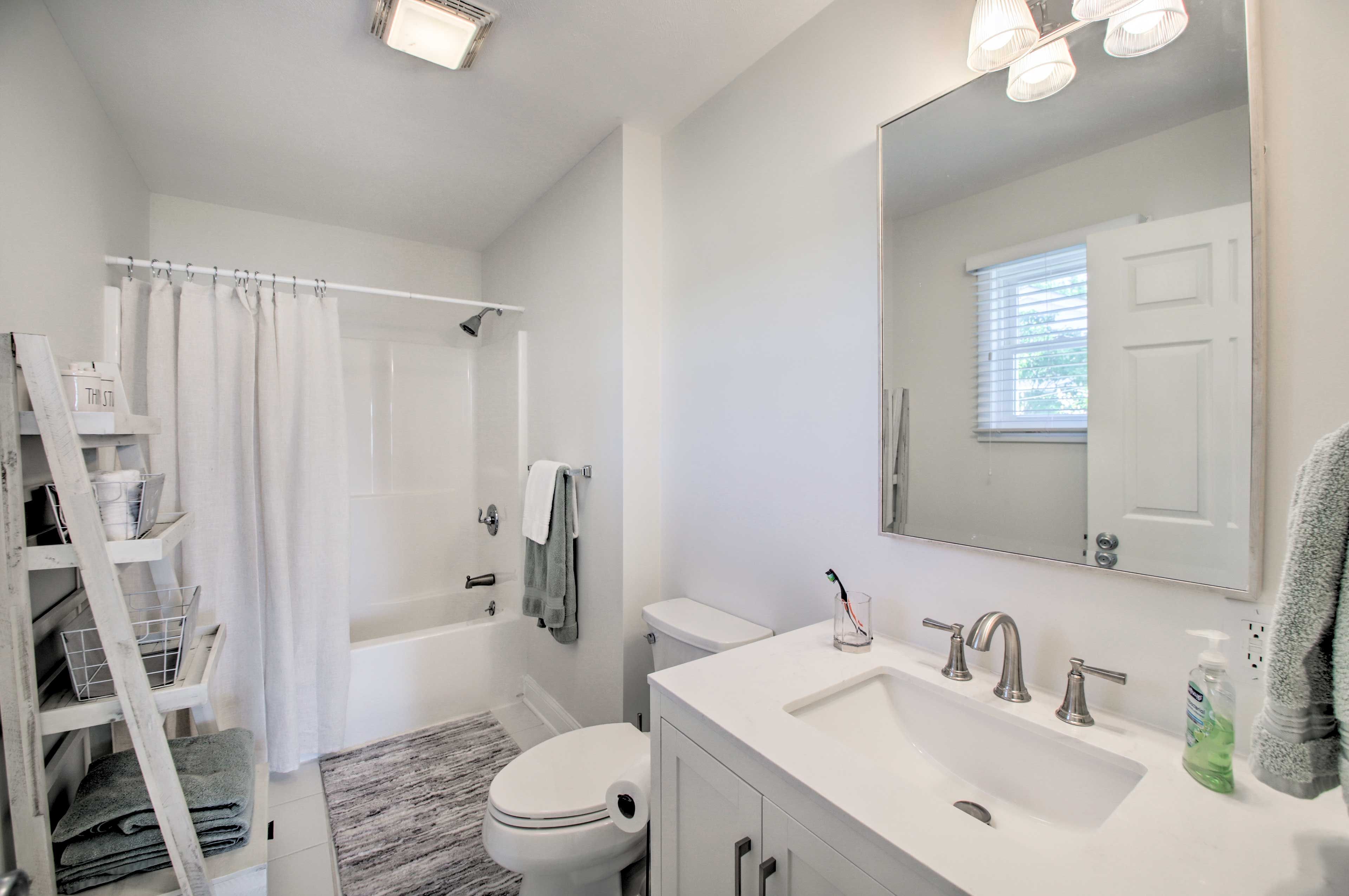En-Suite Bathroom | Towels Provided