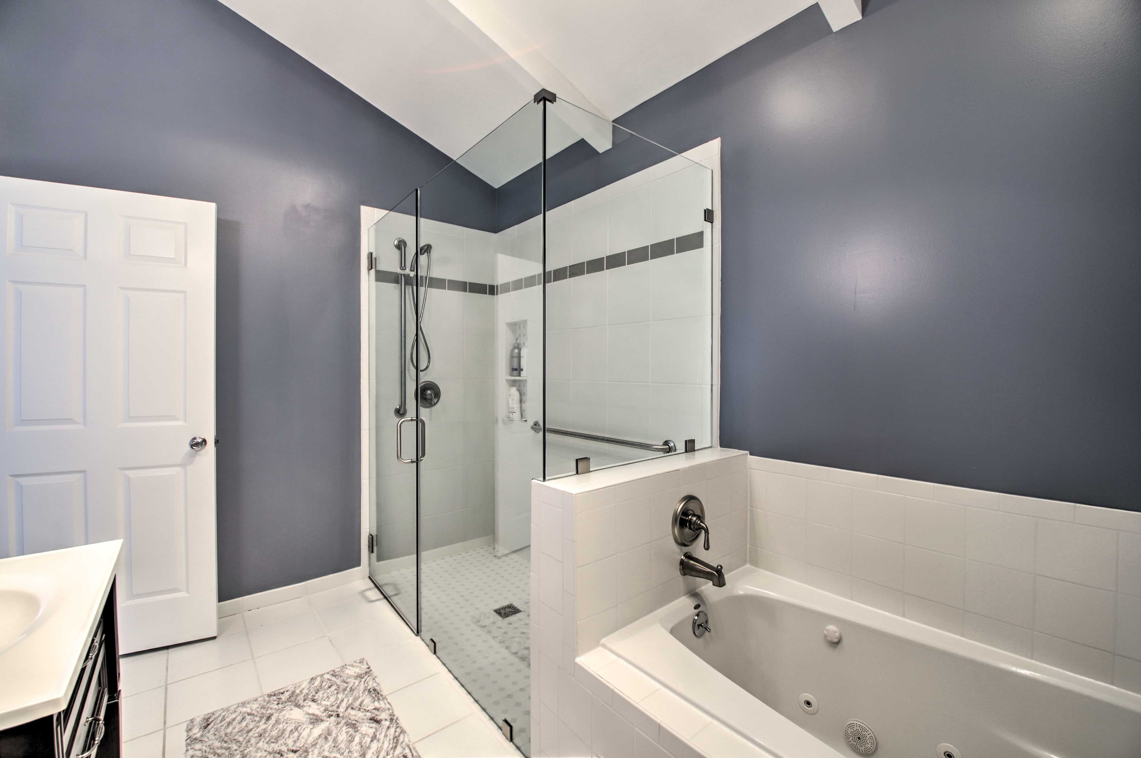 En-Suite Bathroom | Jetted Tub
