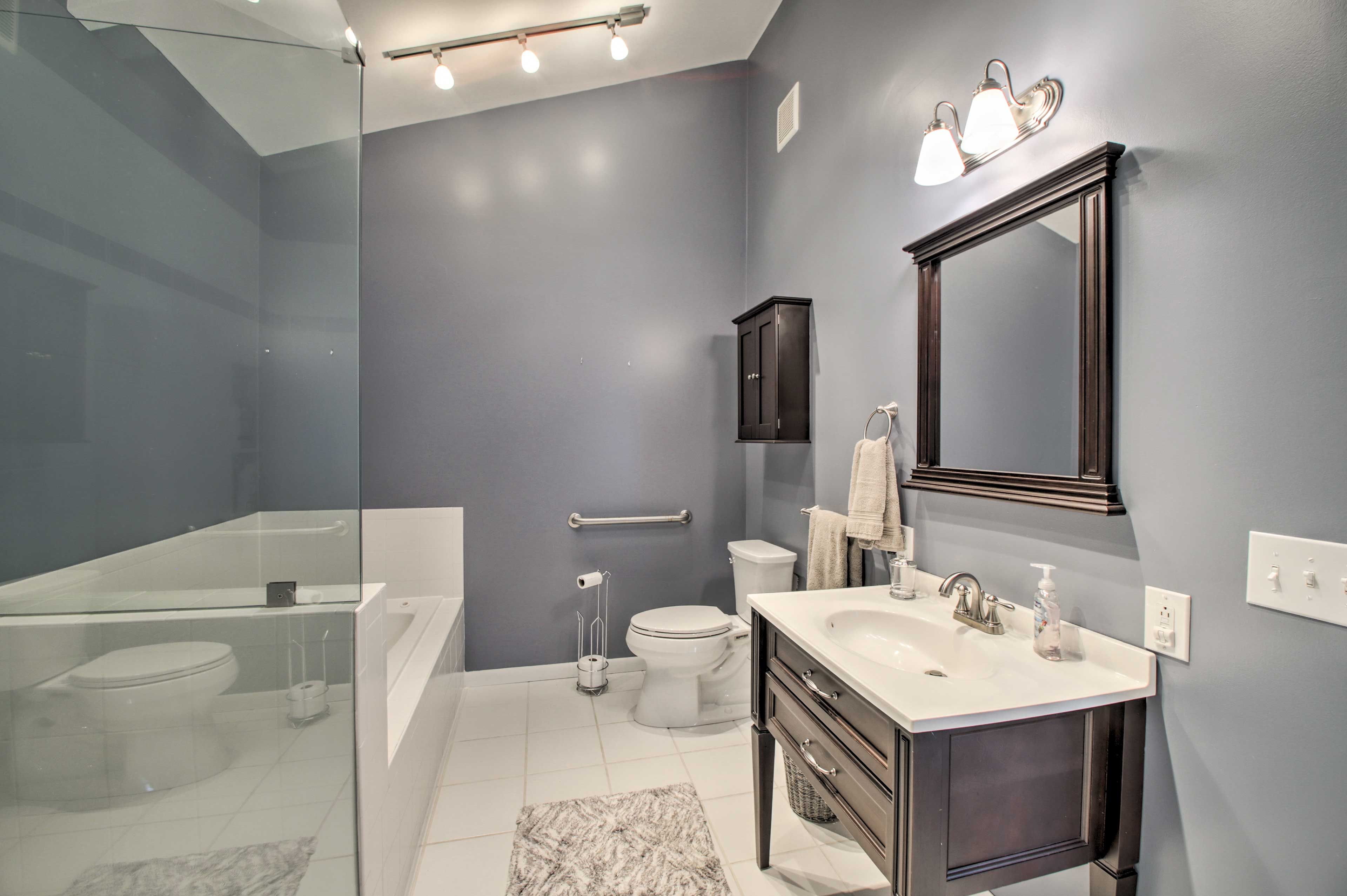 En-Suite Bathroom | Complimentary Toiletries