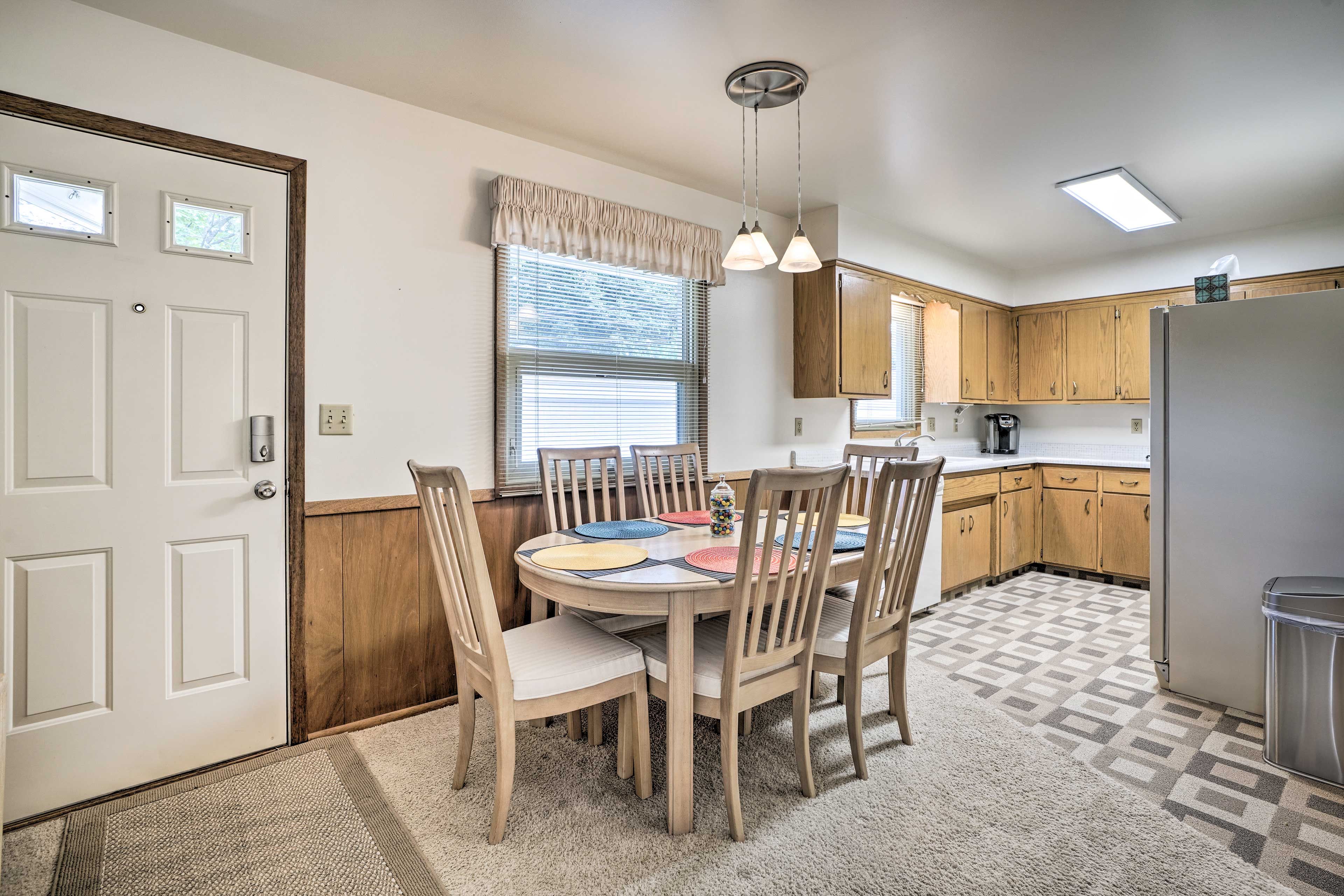 Dining Area | Dishware & Flatware
