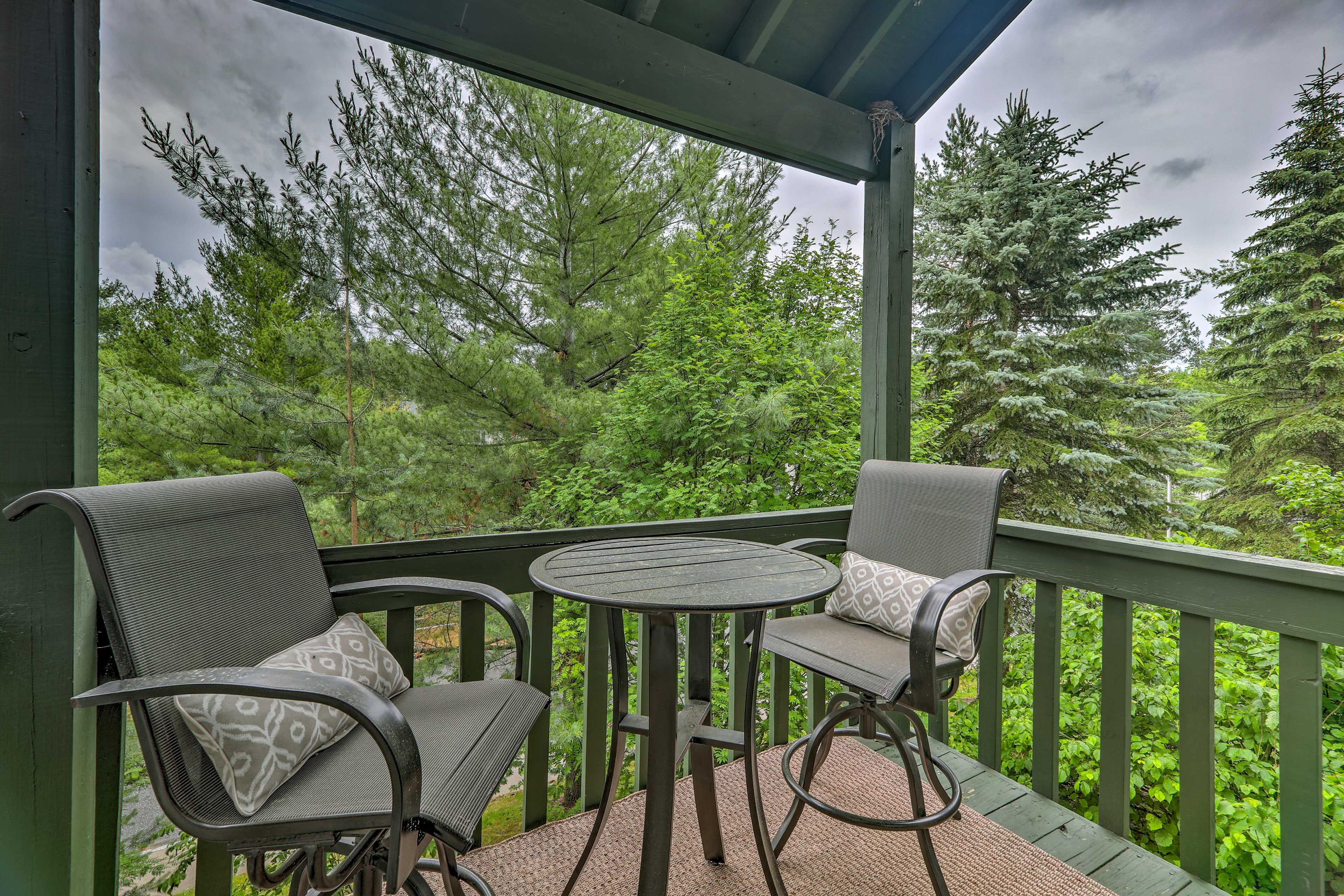 Lake Placid Townhome | 2BR | 1.5BA | 1,104 Sq Ft | Stairs Required