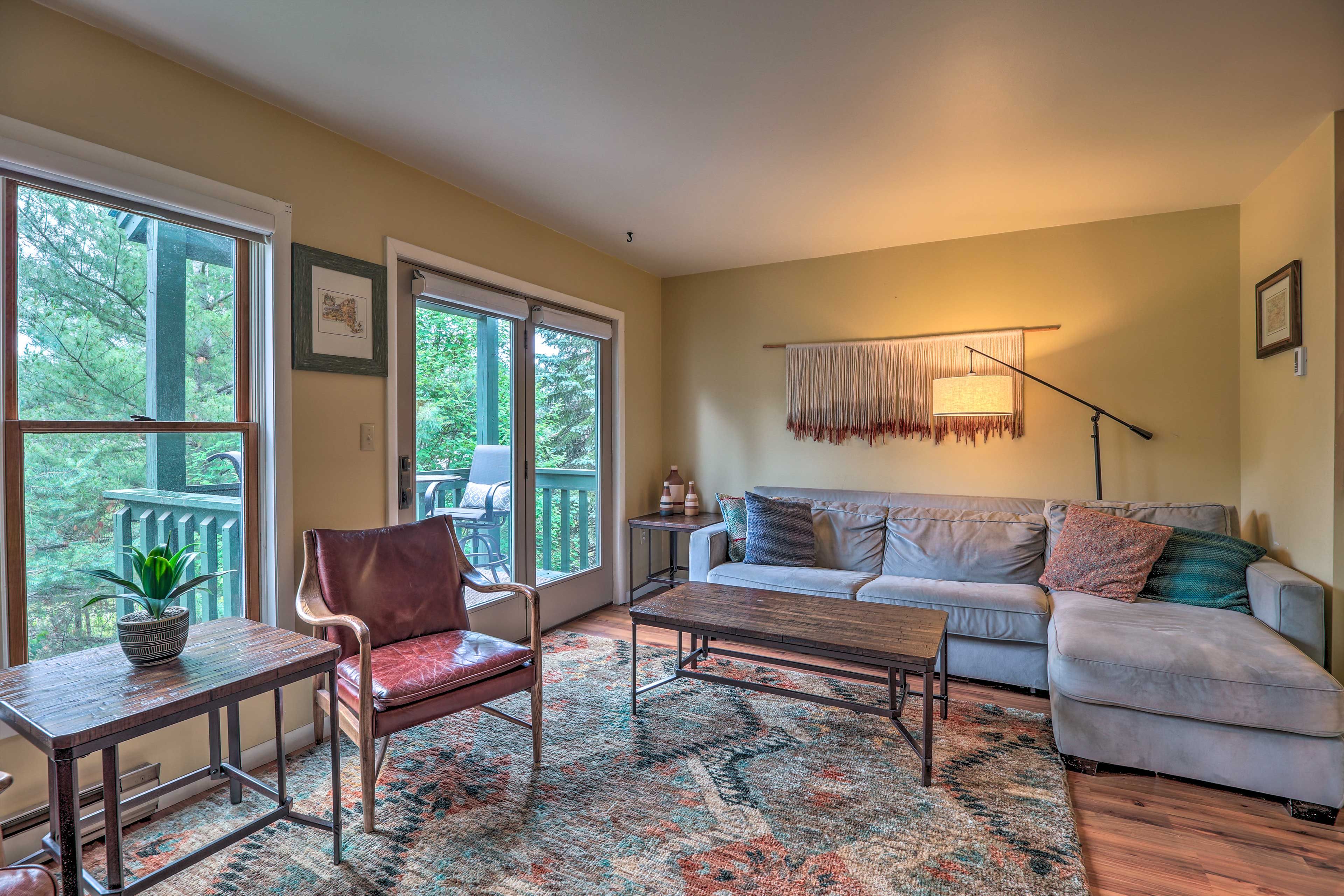 Townhome Interior | High-Speed Free WiFi
