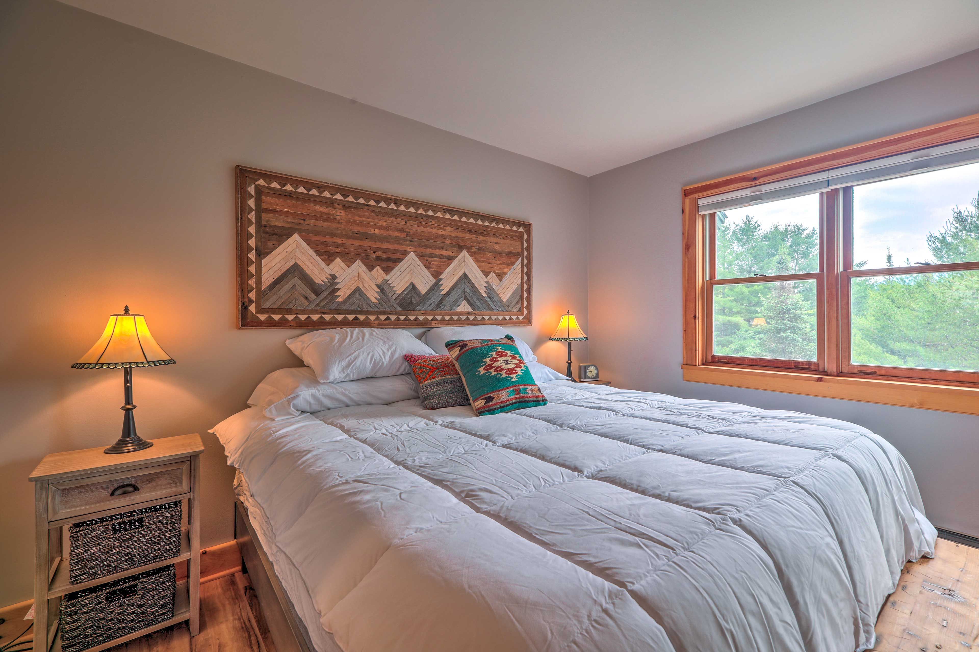 Bedroom 1 | King Bed
