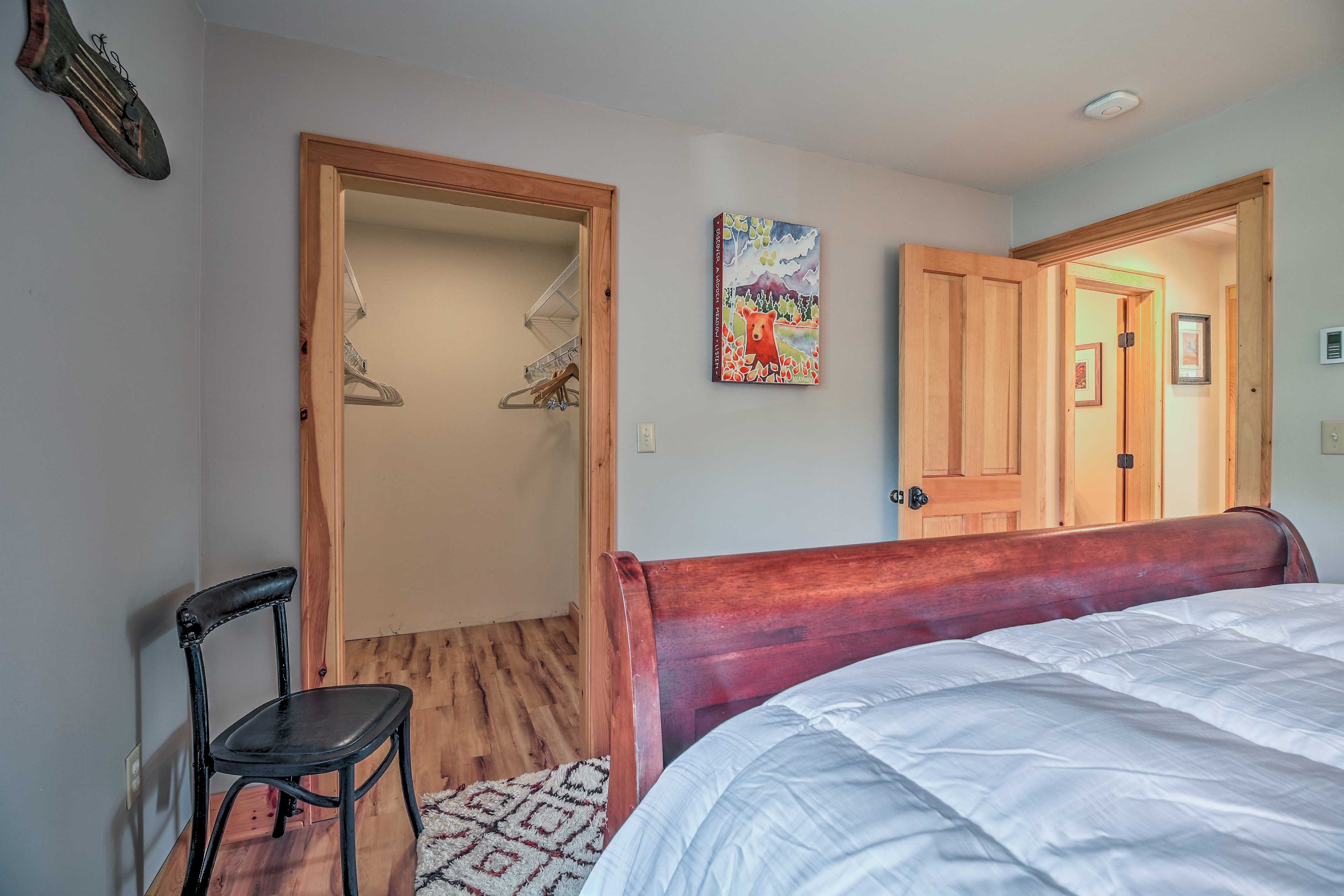 Bedroom 2 | Walk-in Closet