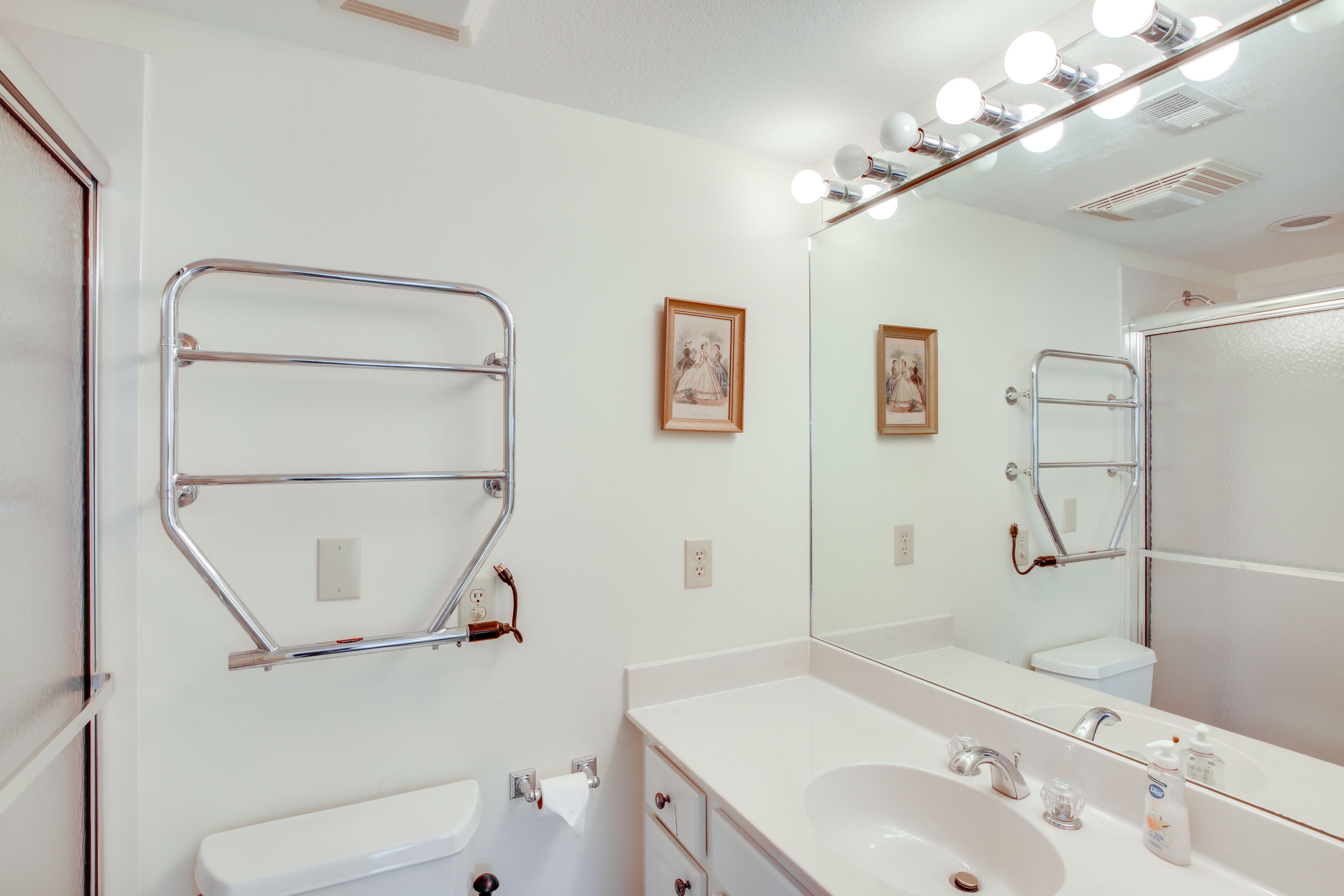 En-Suite Bathroom | 1st Floor