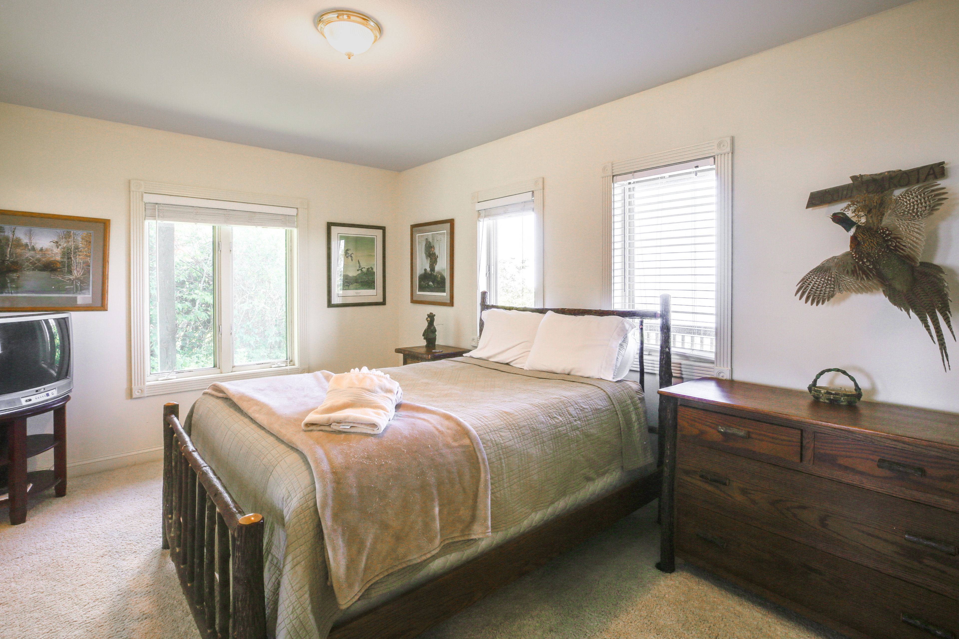 Bedroom 3 | Queen Bed | 1st Floor