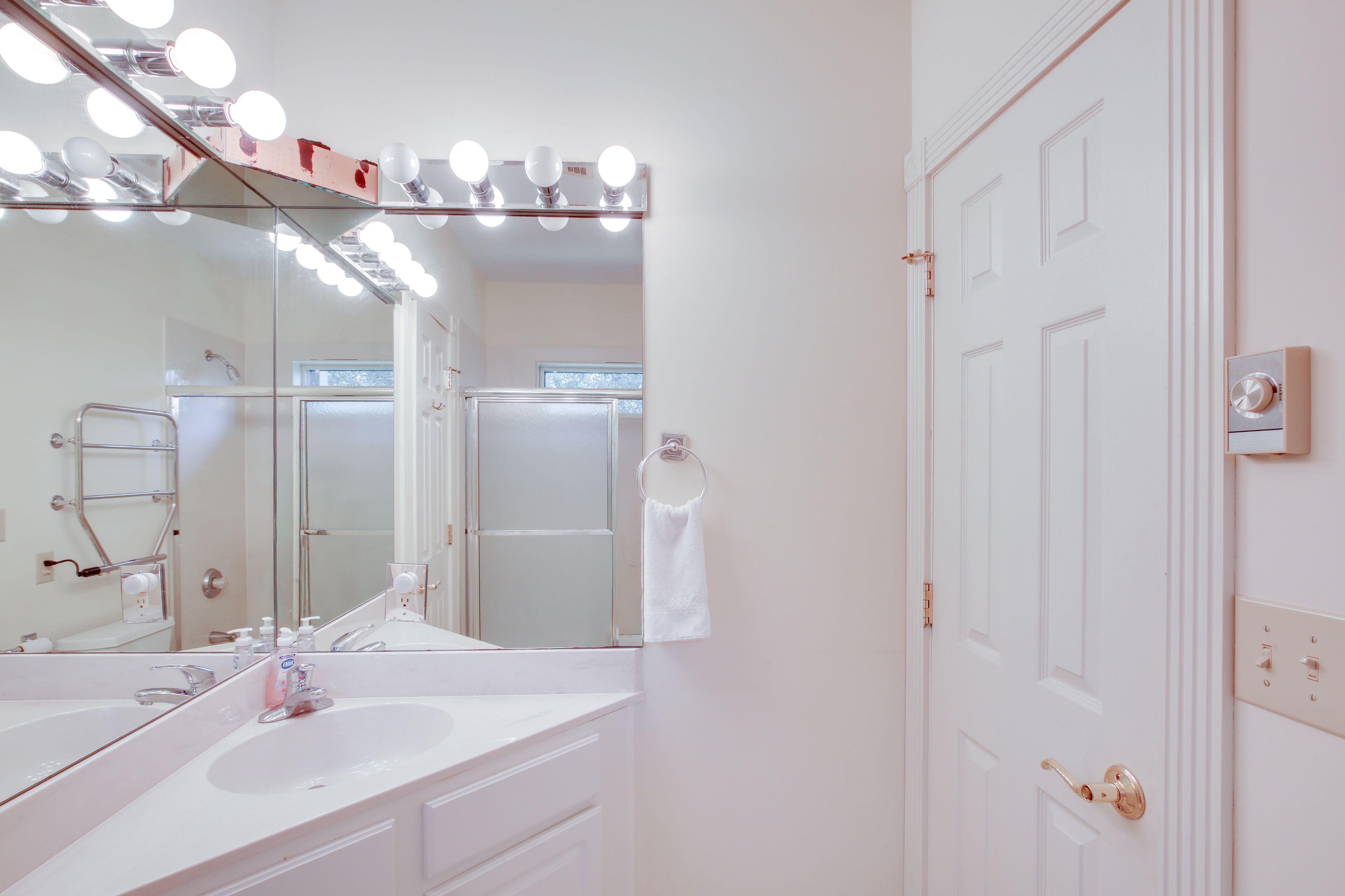 En-Suite Bathroom | Towels Provided | 1st Floor