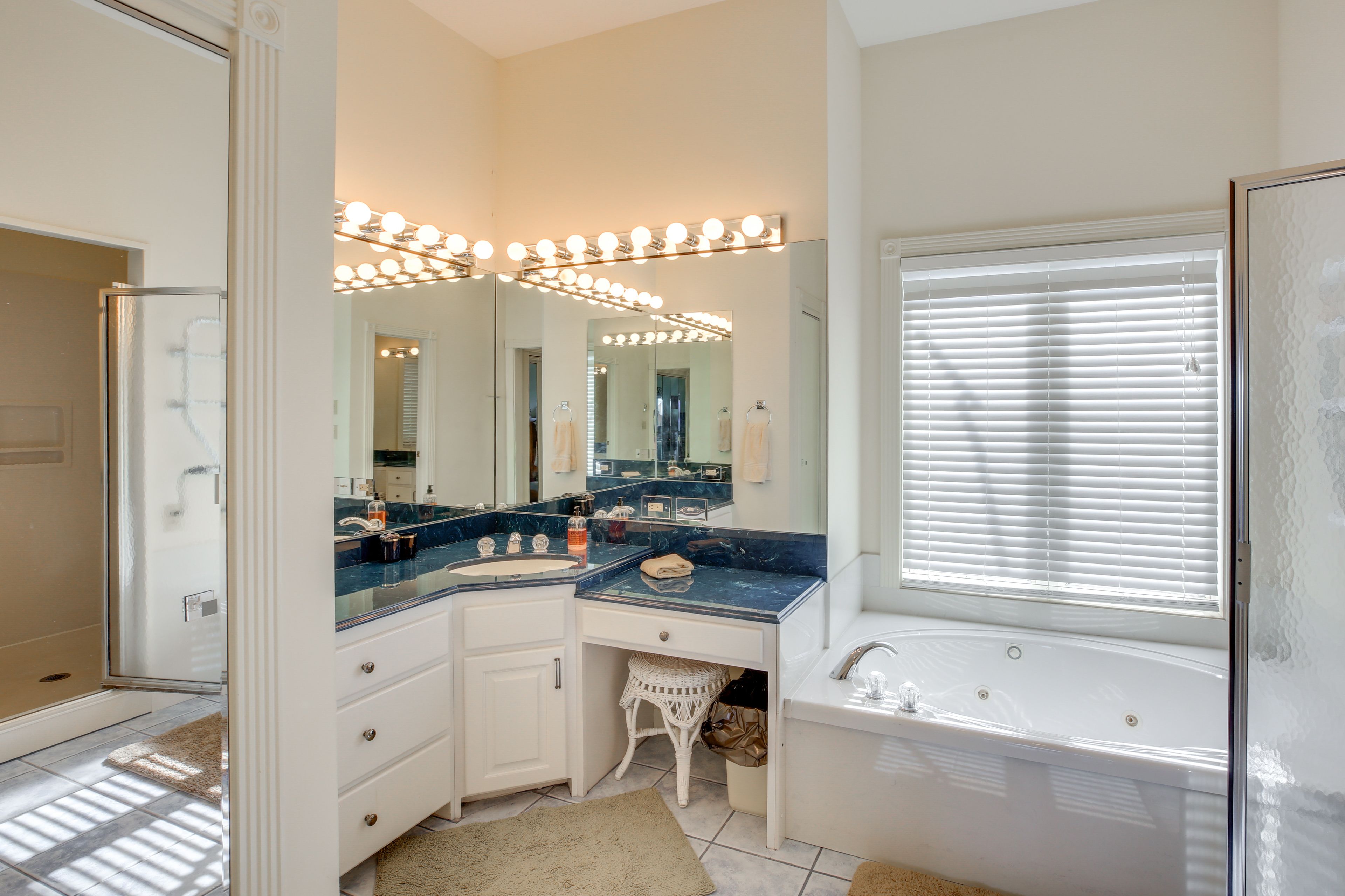 En-Suite Bathroom | 2nd Floor