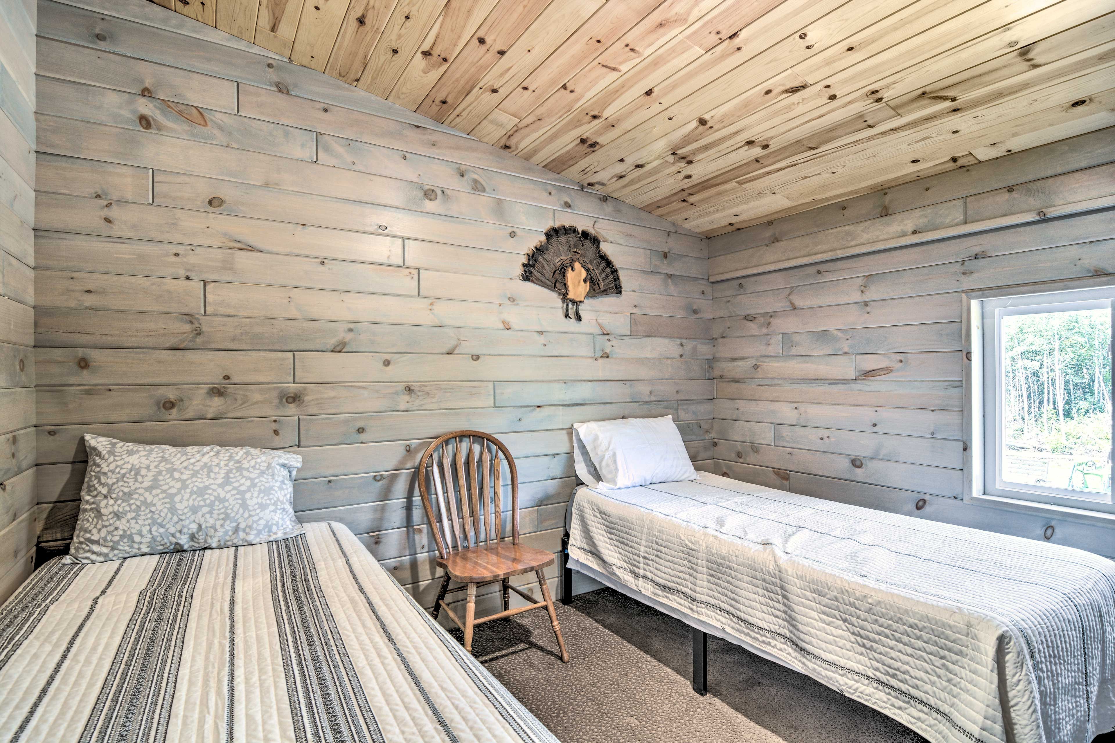 Bedroom 7 | 2 Twin Beds | 2nd Floor