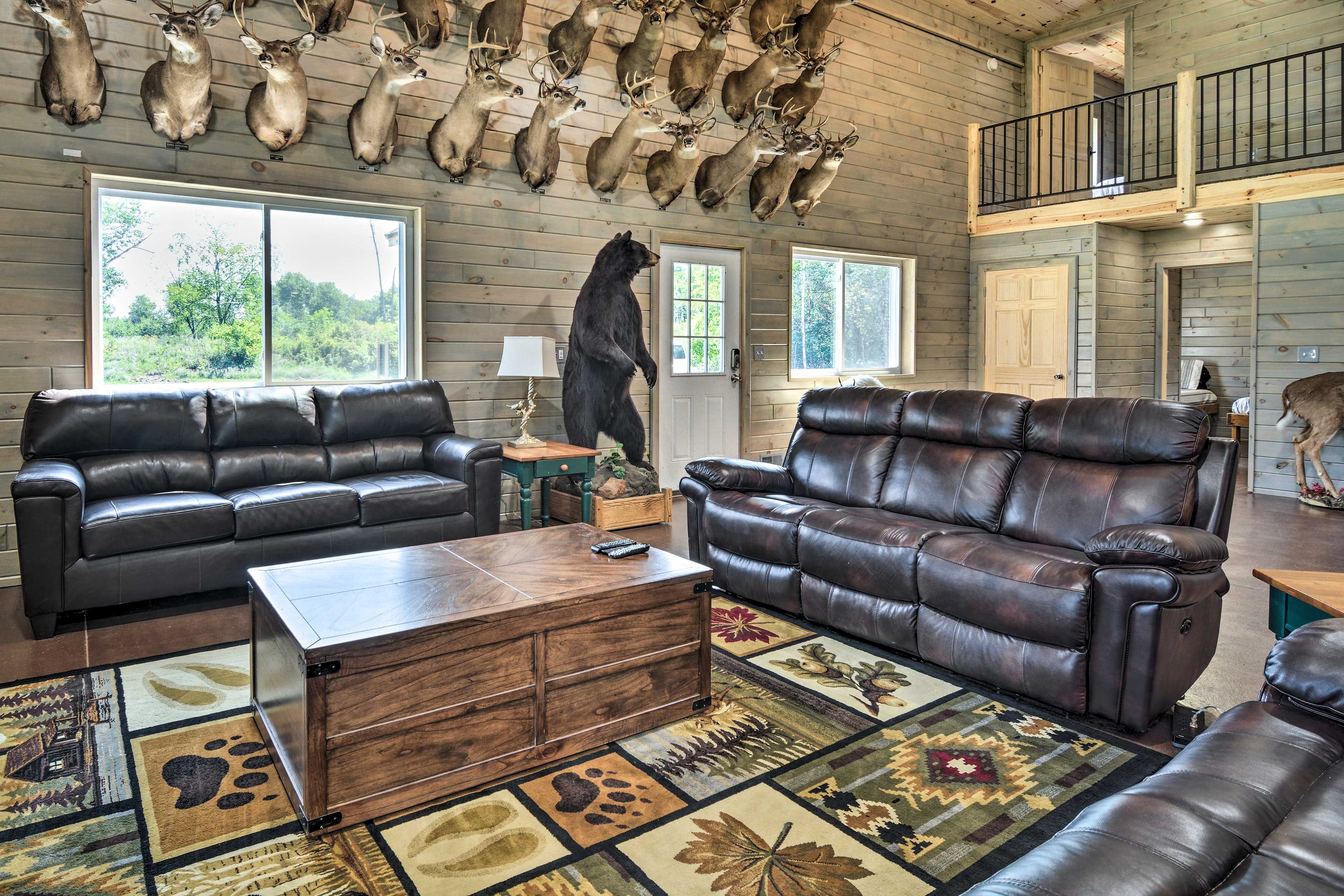 Living Area | Central A/C | Ceiling Fans