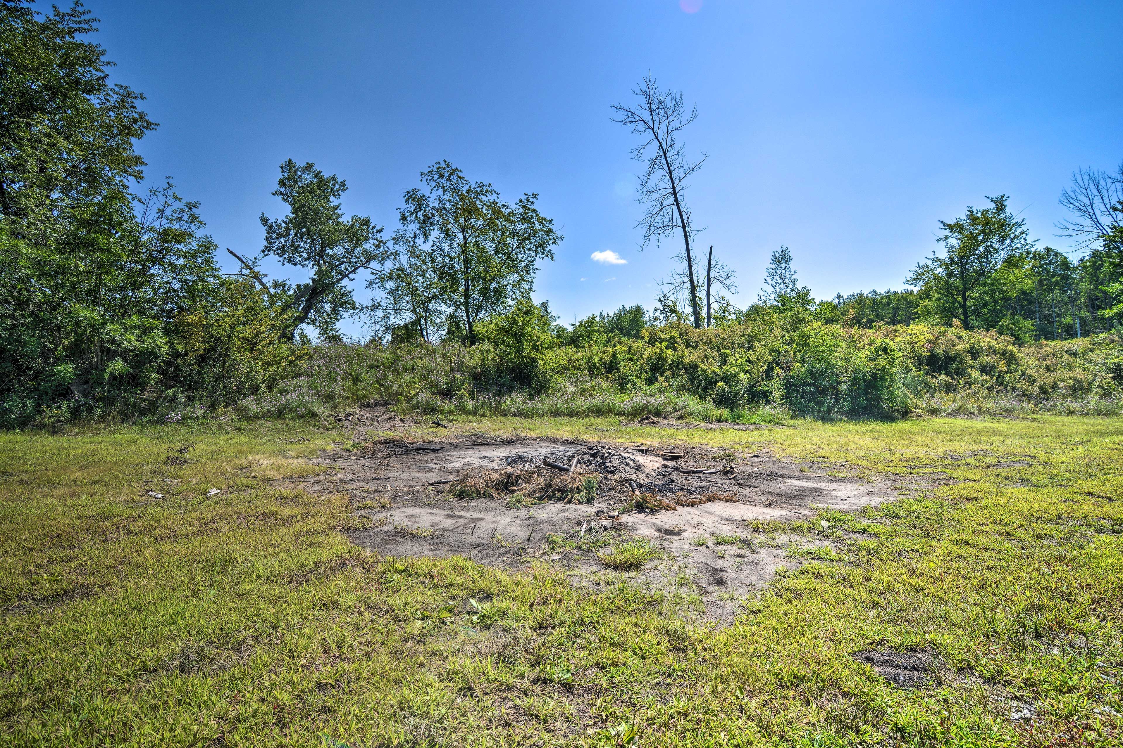 800 Acres | 4.6 Mi to Point Au Gres Marina