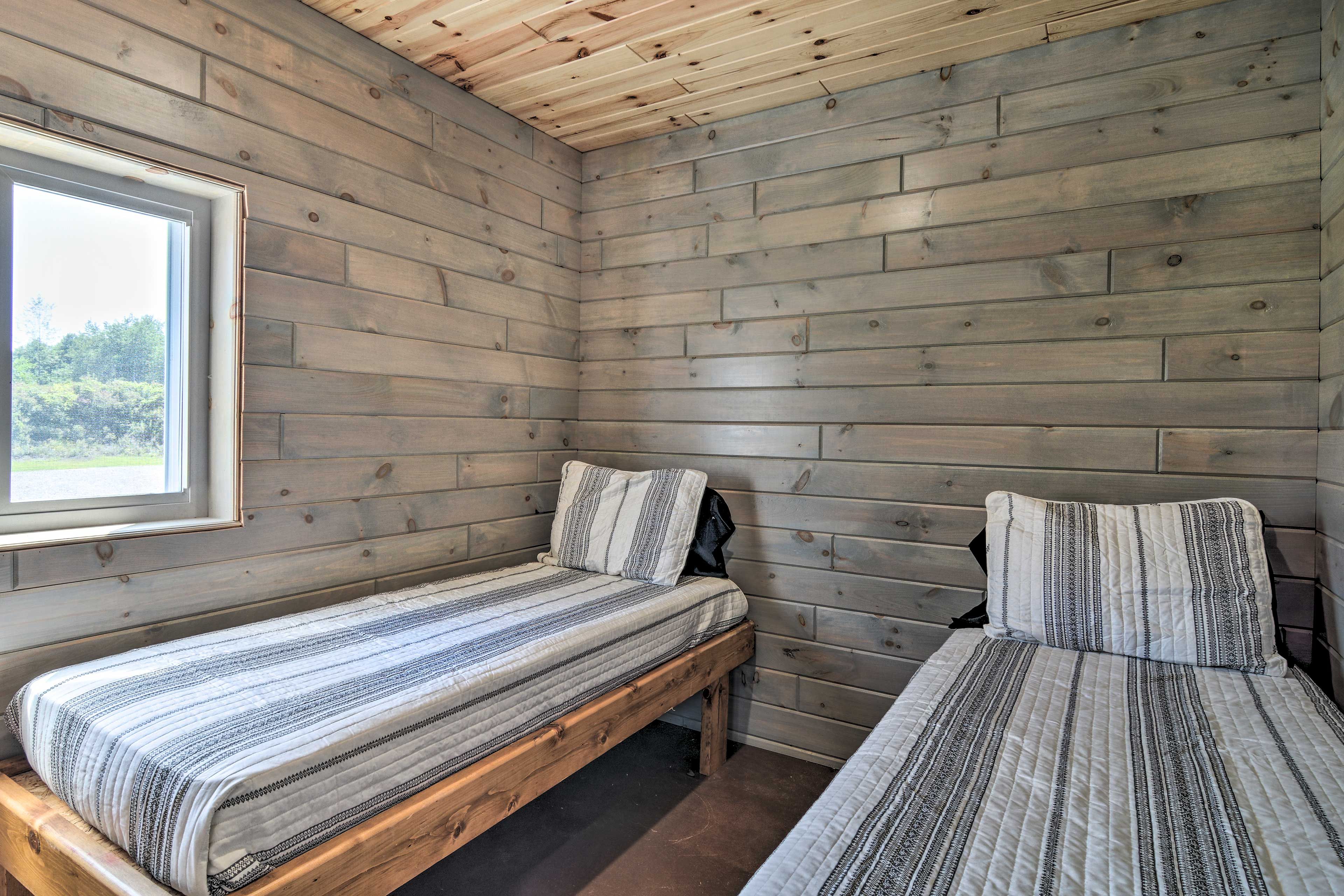 Bedroom 9 | 2 Twin Beds | 1st Floor
