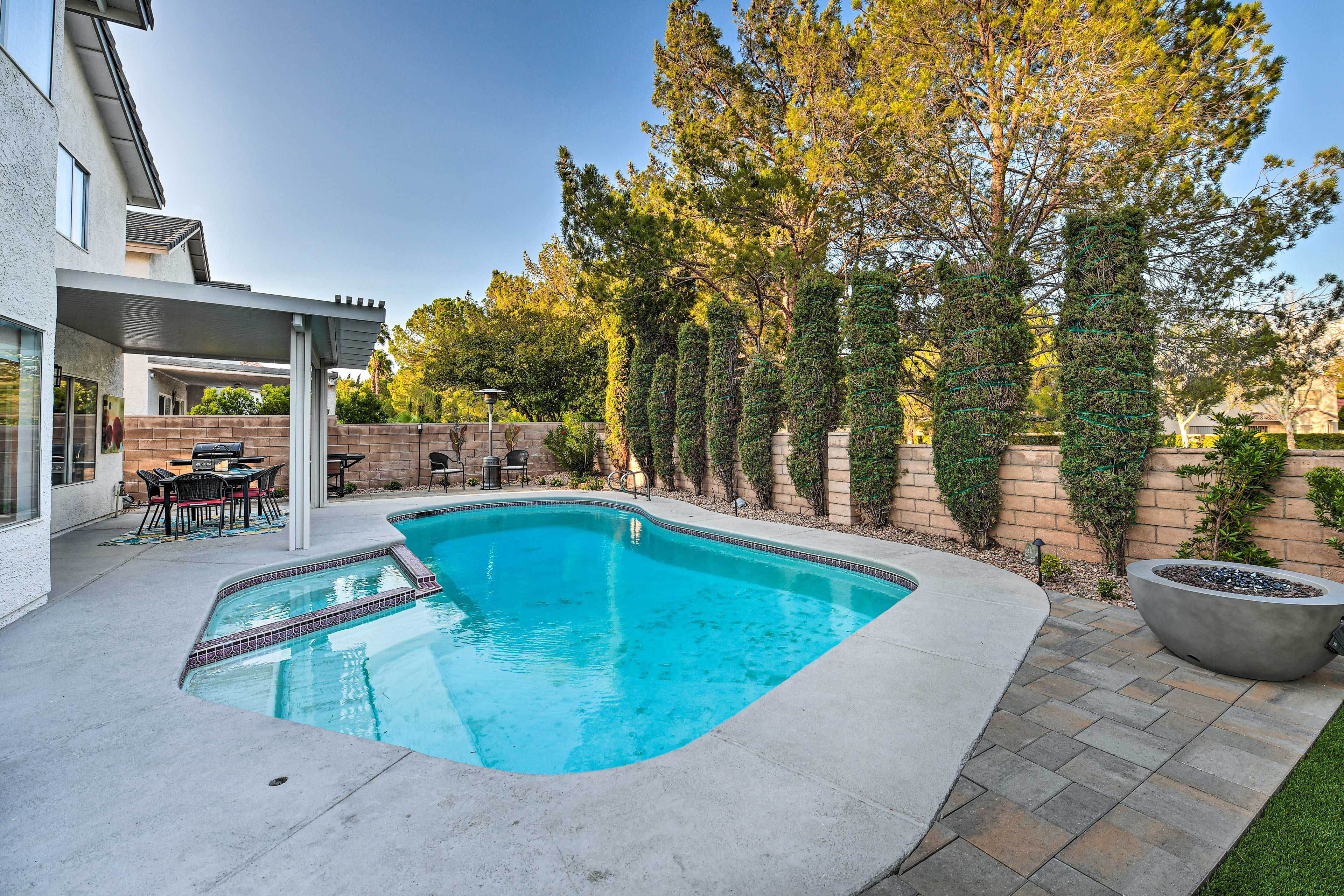 Private Pool w/ Spa | Gas Fire Pit