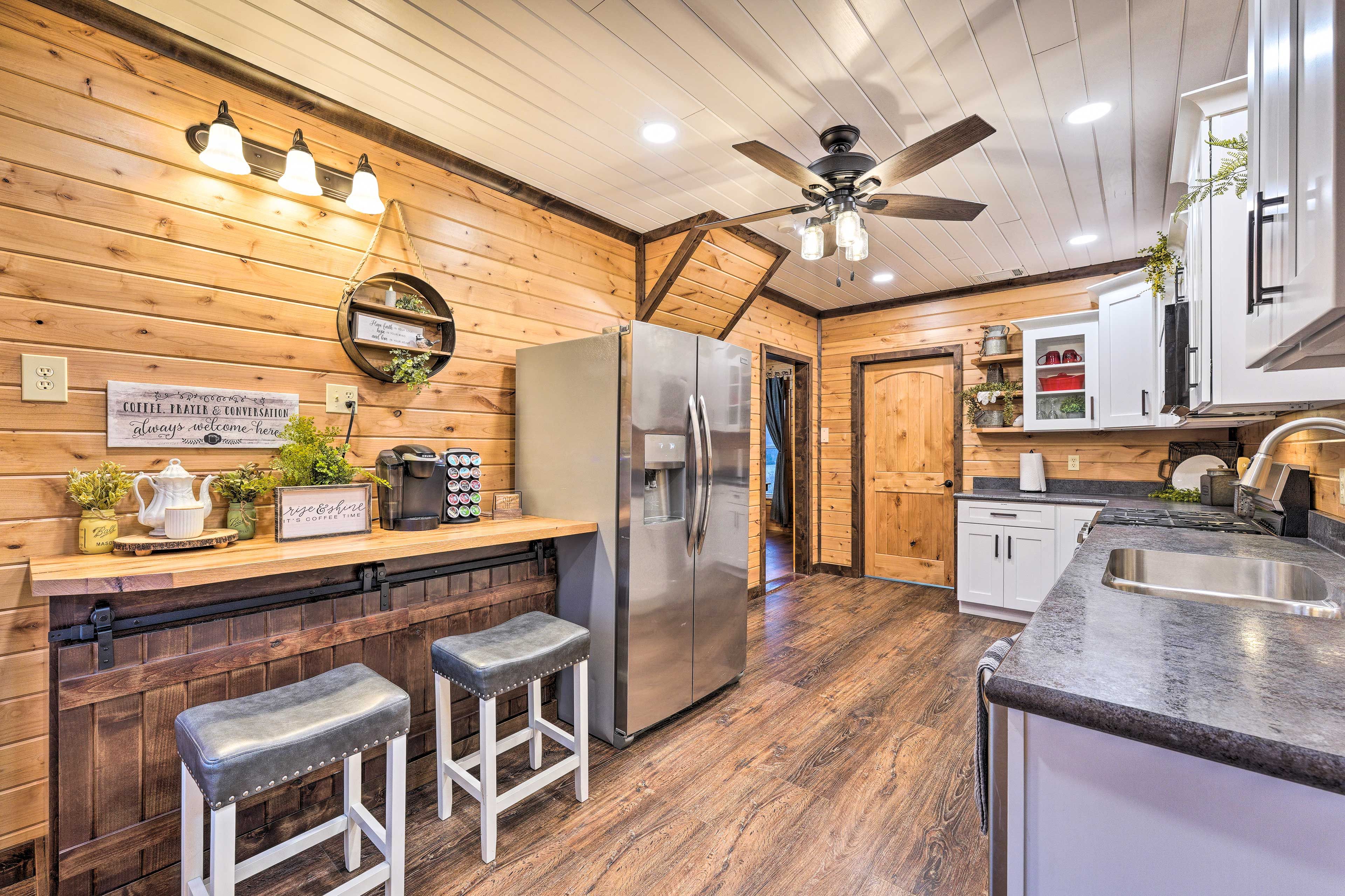 Fully Equipped Kitchen | Dishware & Flatware Provided