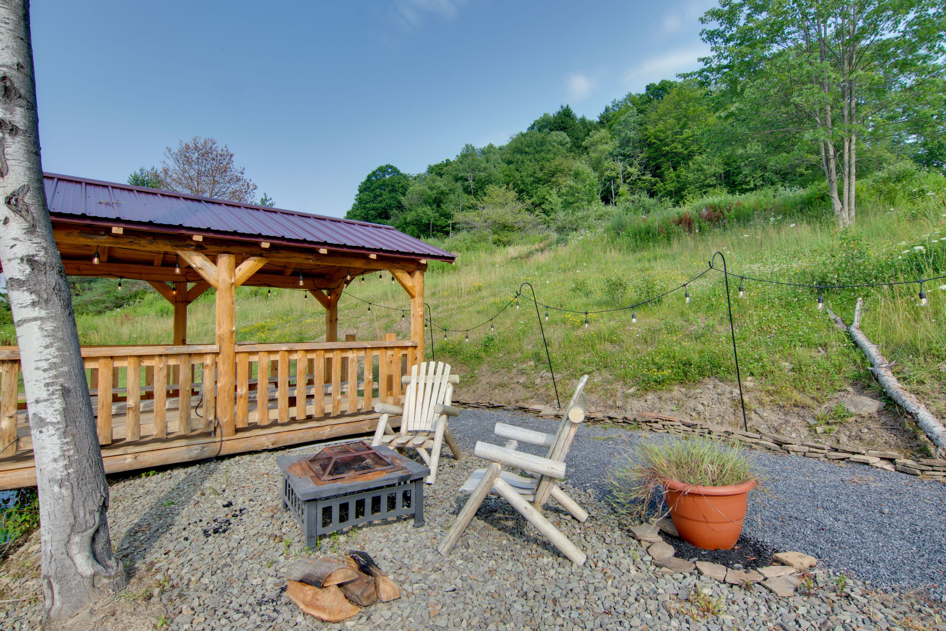 Spacious Yard | Private Pond w/ Paddle Boats