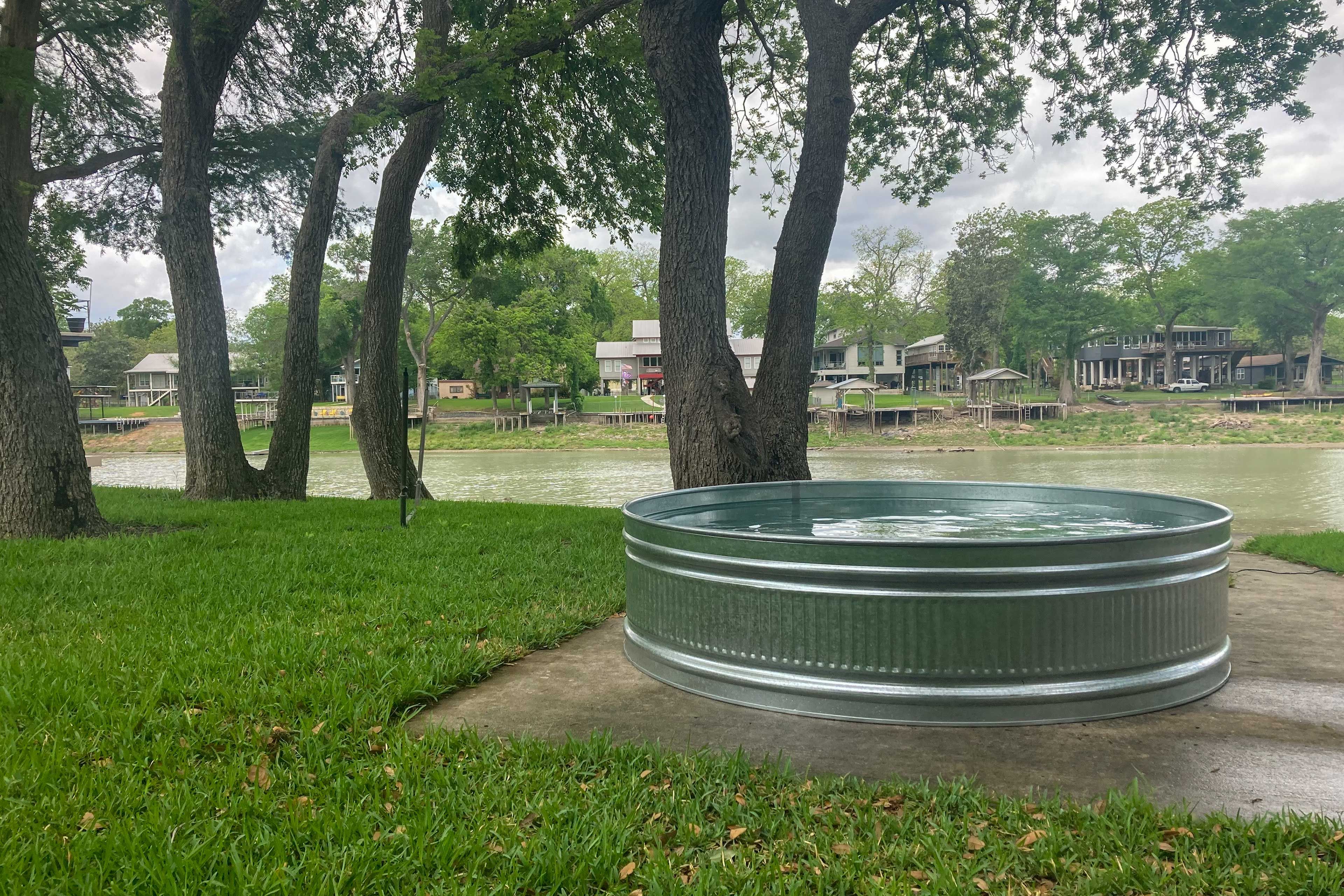 Seasonal Stock Tank 'Cowboy' Pool (May-October)