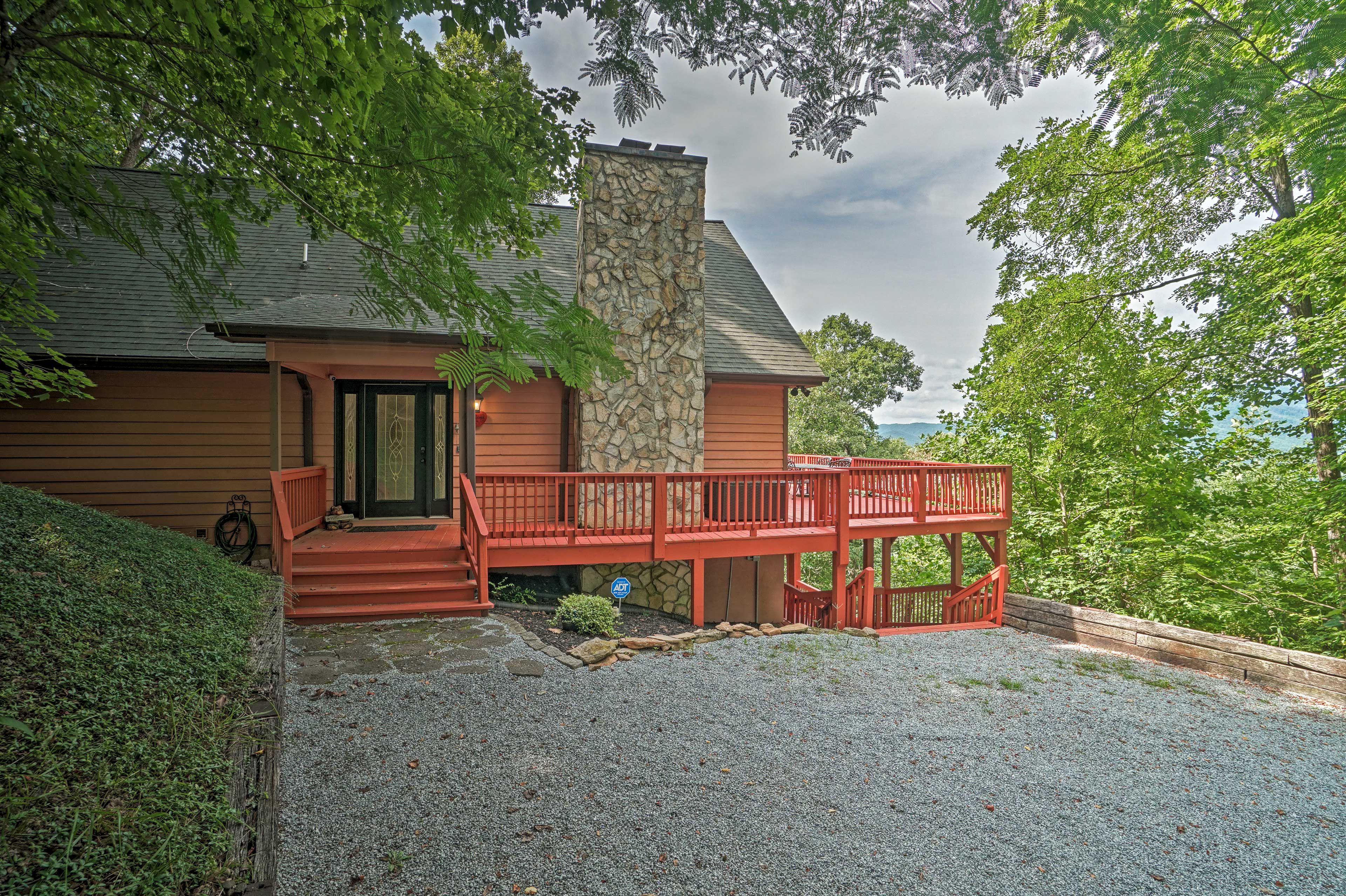 Exterior | 4 Stairs Required to Enter | Multi-Level Deck